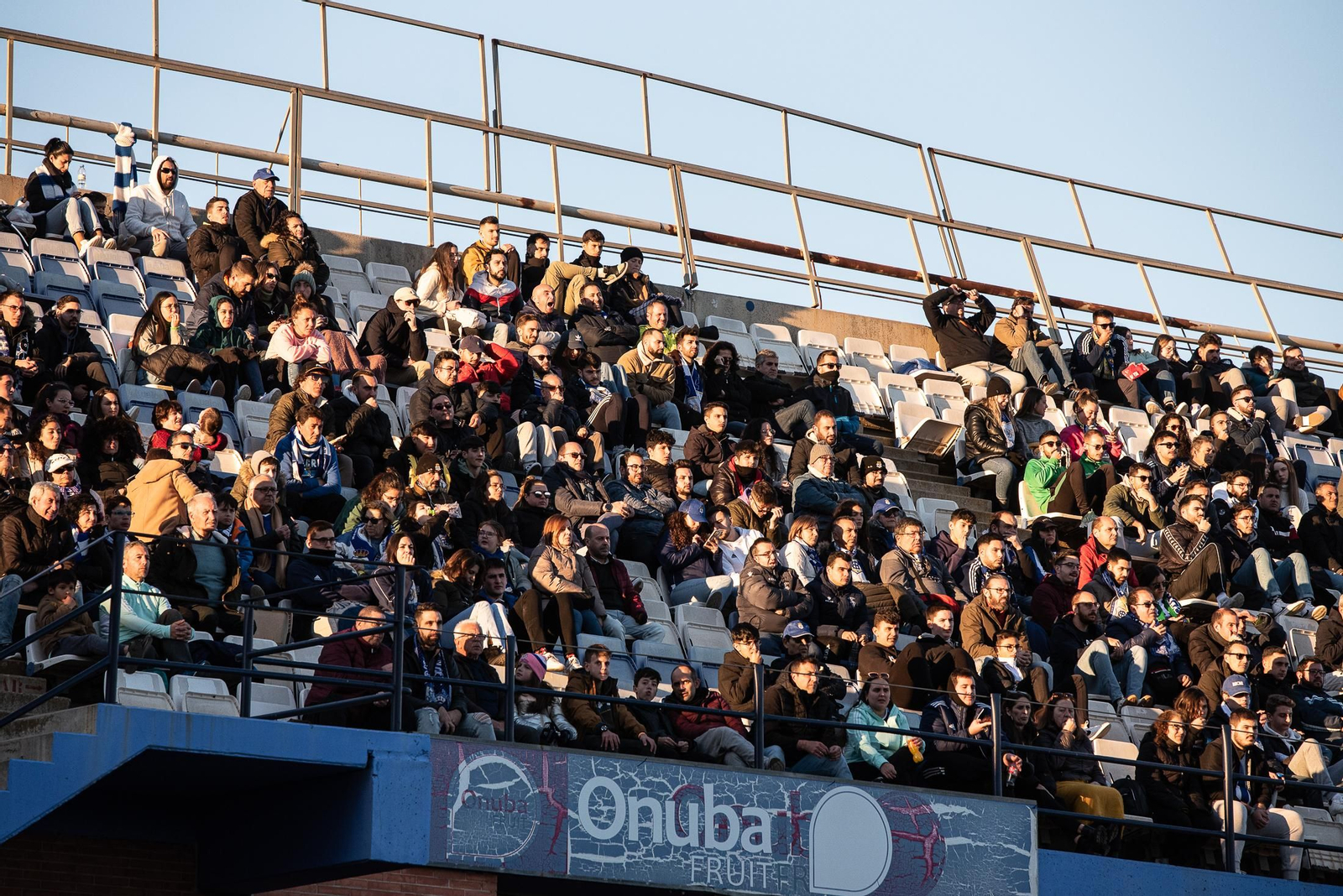 Imágenes de la afición en el Recreativo - San Roque