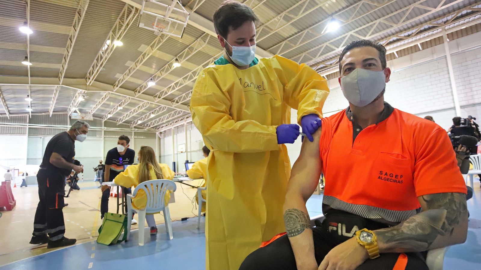 Fotos de la vacunación de estibadores en Algeciras