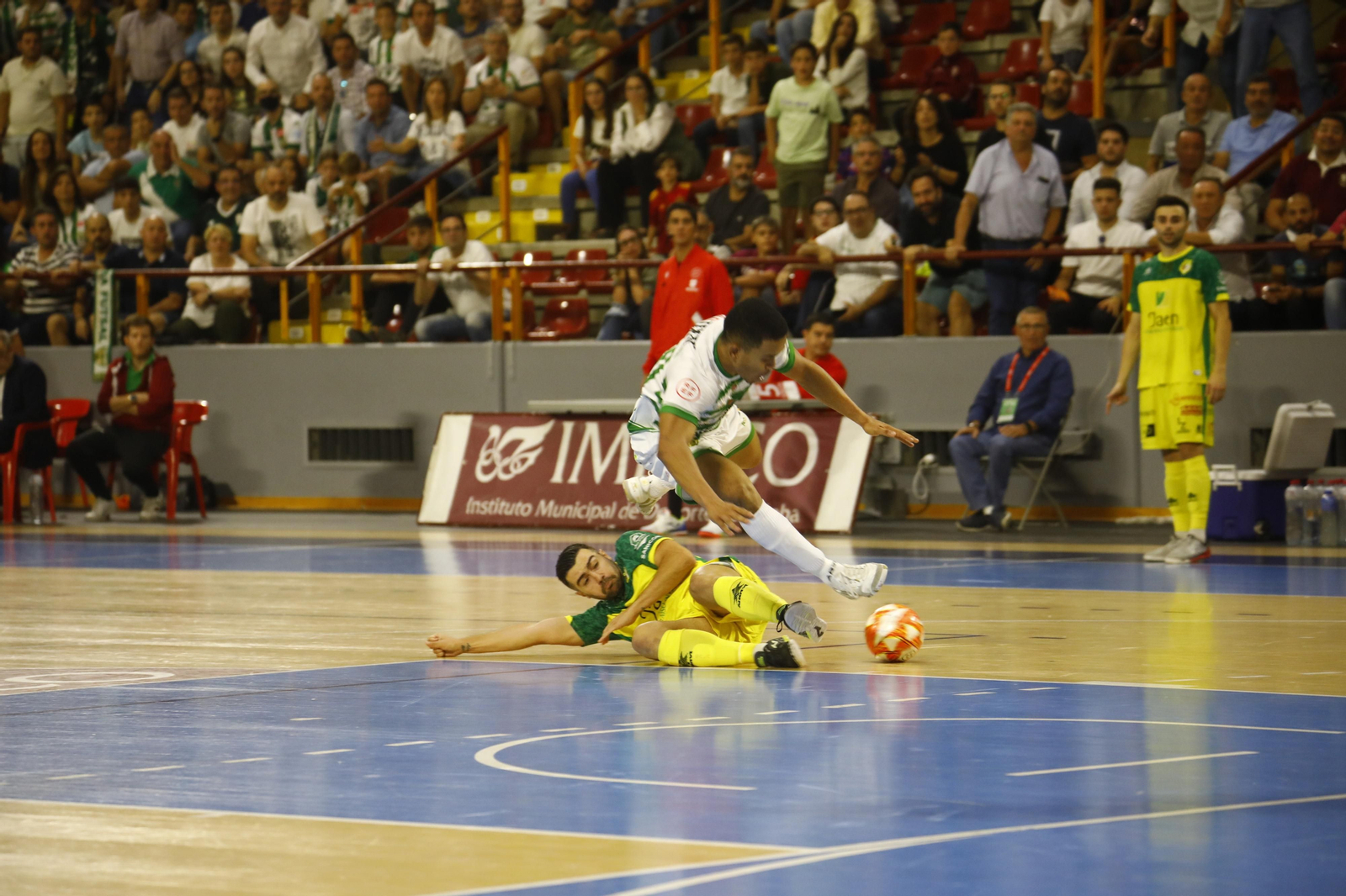 Las imágenes del empate entre el Córdoba Futsal y el Jaén Paraíso Interior