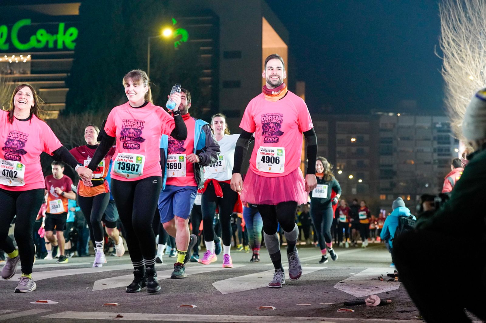 En imágenes: búscate en tu llegada a meta de la Carrera de San Antón 2026 (3)