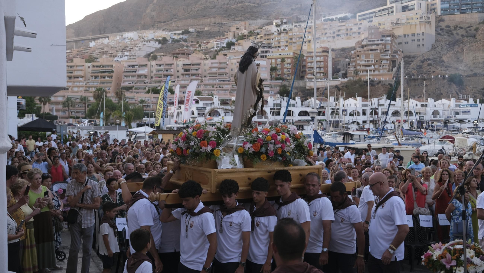 Procesión marítima de la Virgen del Carmen en Aguadulce (Roquetas de Mar), en imágenes