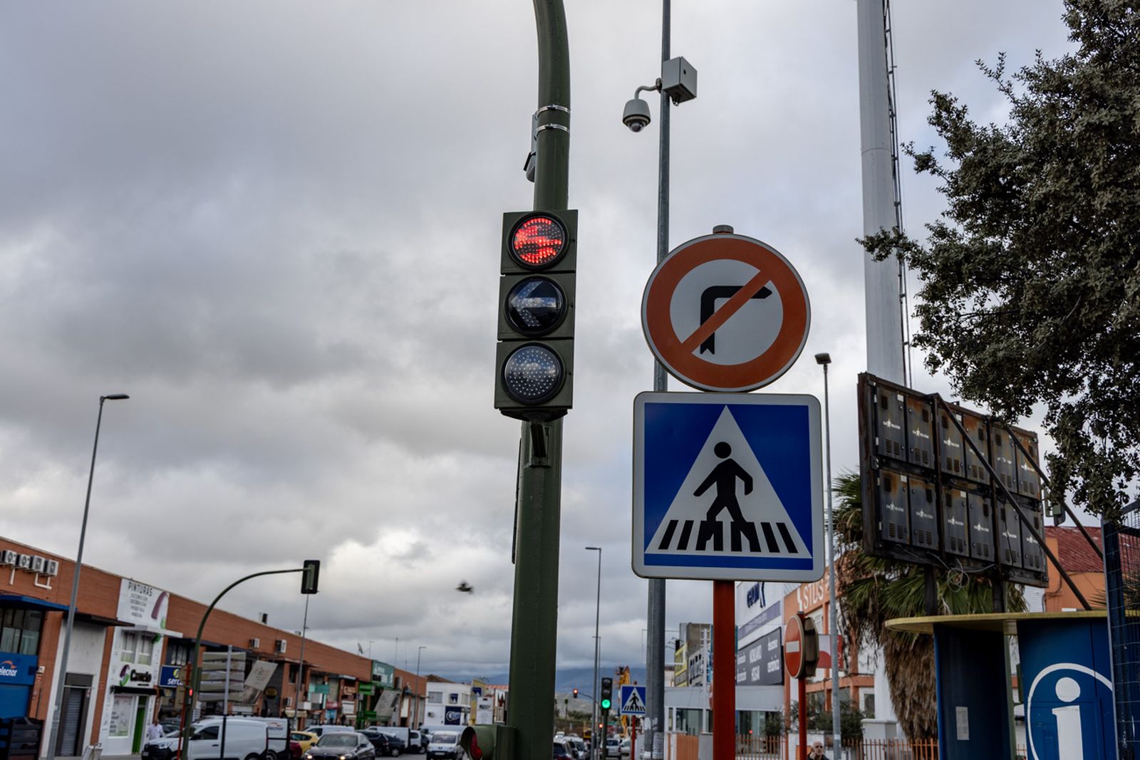 El estado de deterioro del polígono de Los Olivares