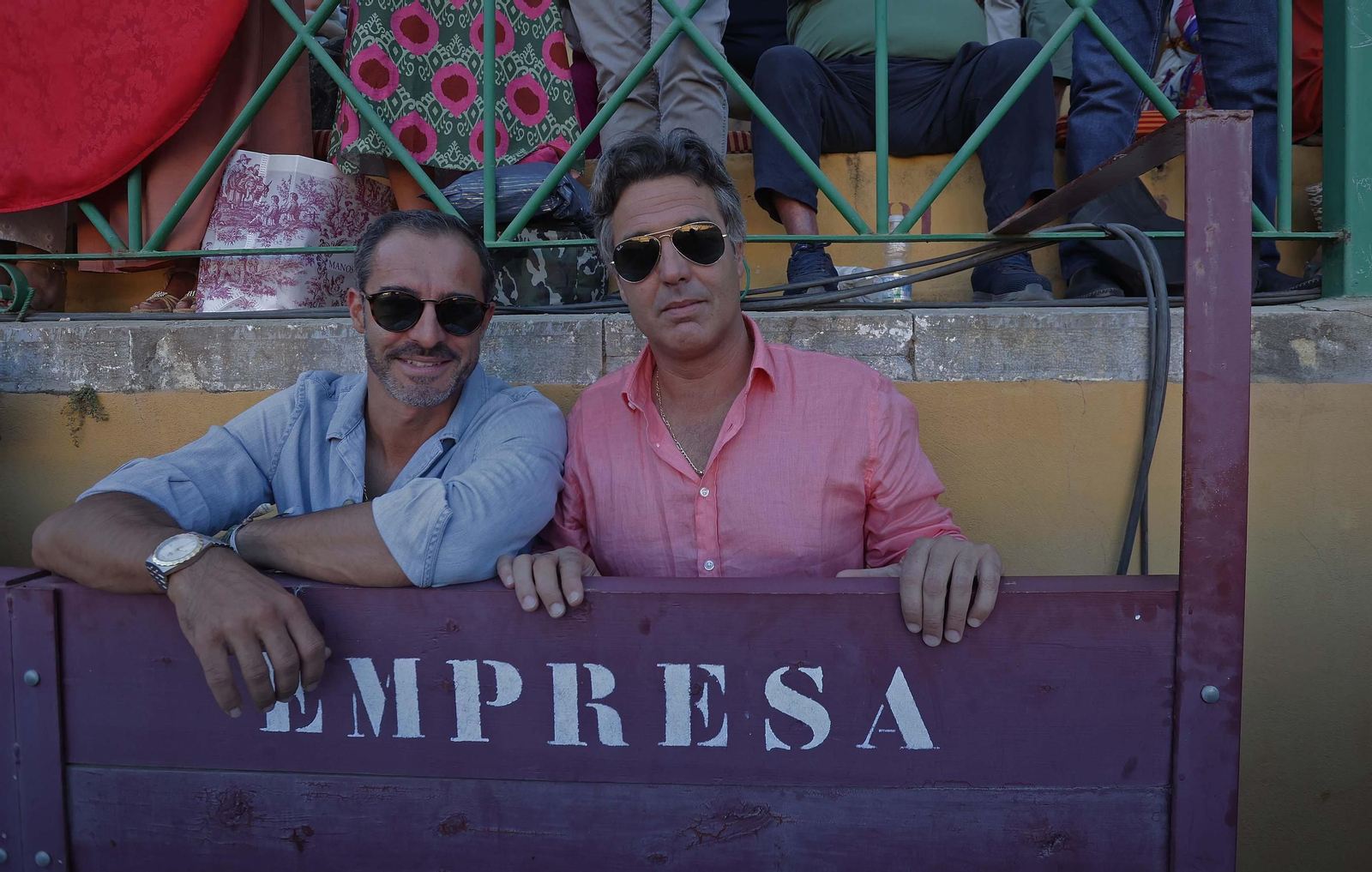 Búscate en la Plaza de Toros 'El Arenal' durante la novilla mixta con picadores del sábado de la Feria de La Línea