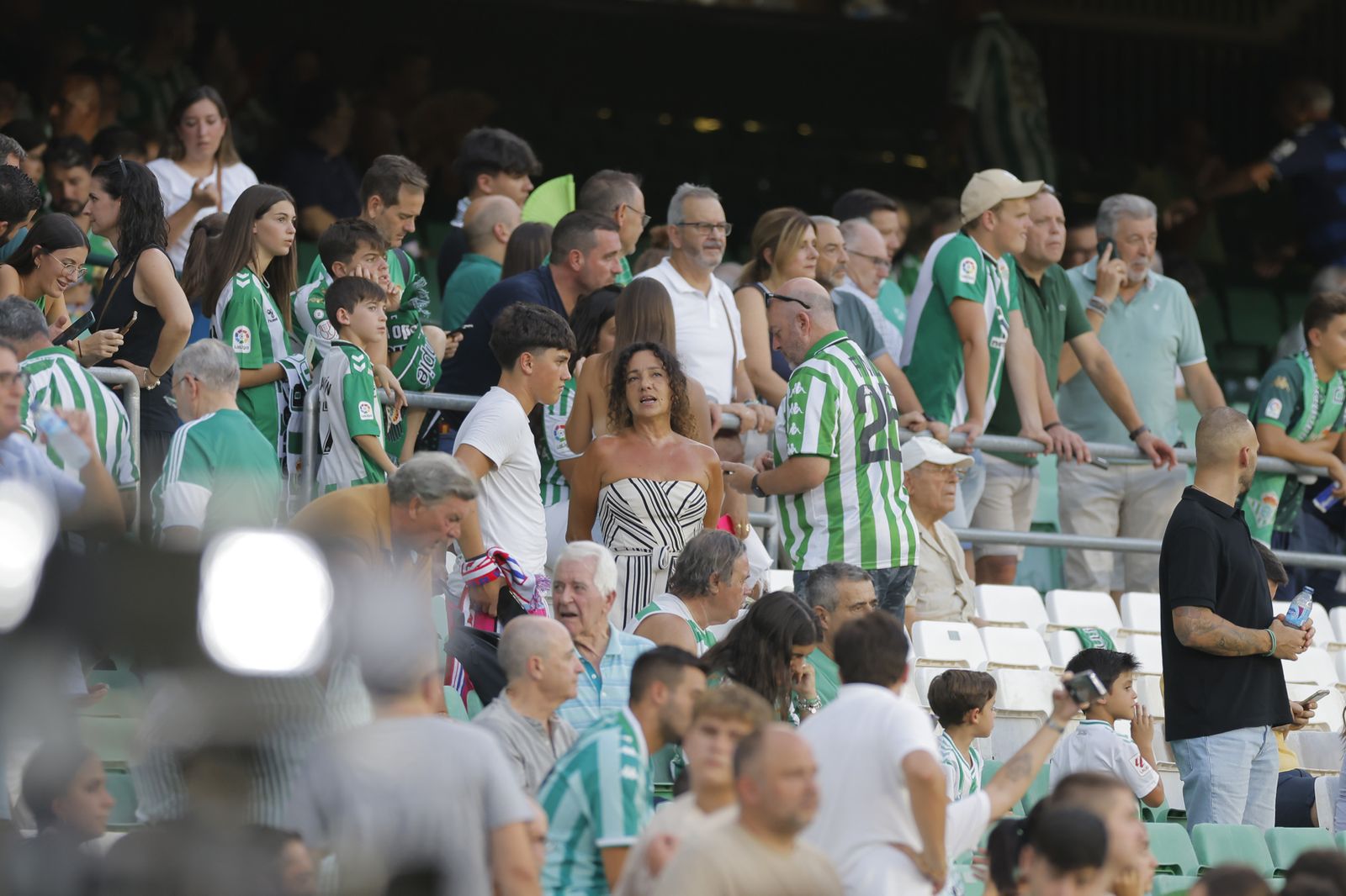 Búscate en las fotos del Betis-Atlético de Madrid