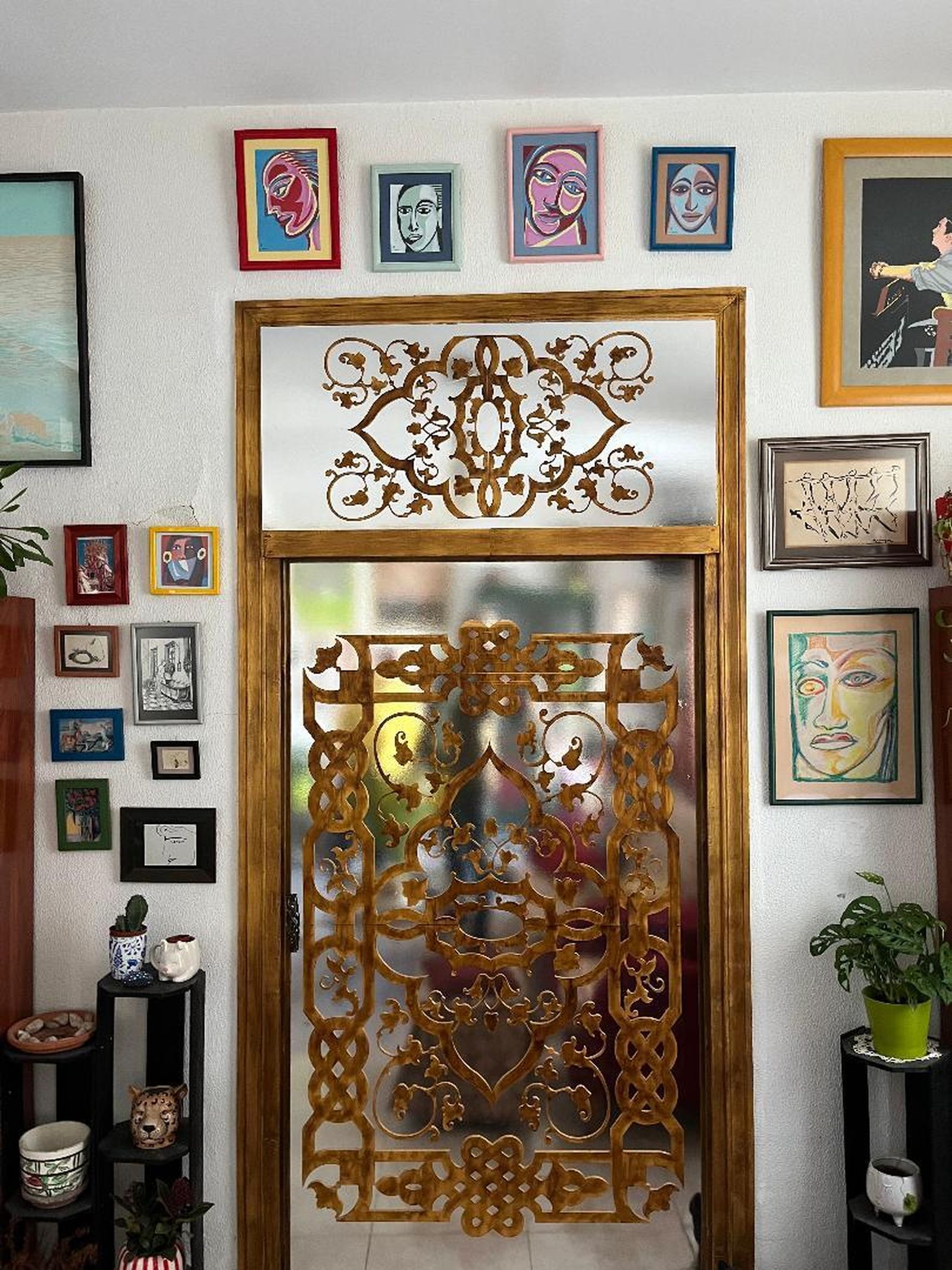 Así es la casa del Mentidero con obras de Costus