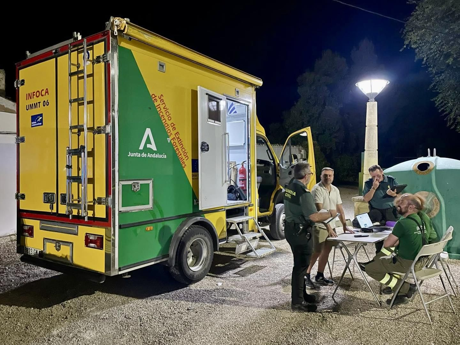 Así fue la lucha contra las llamas en Peal de Becerro