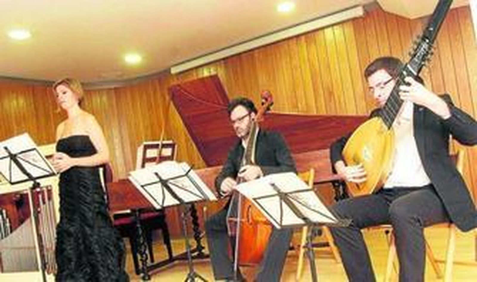 Los músicos de su Alteza durante el concierto ofrecido el martes en la Sala Juan Ibáñez.