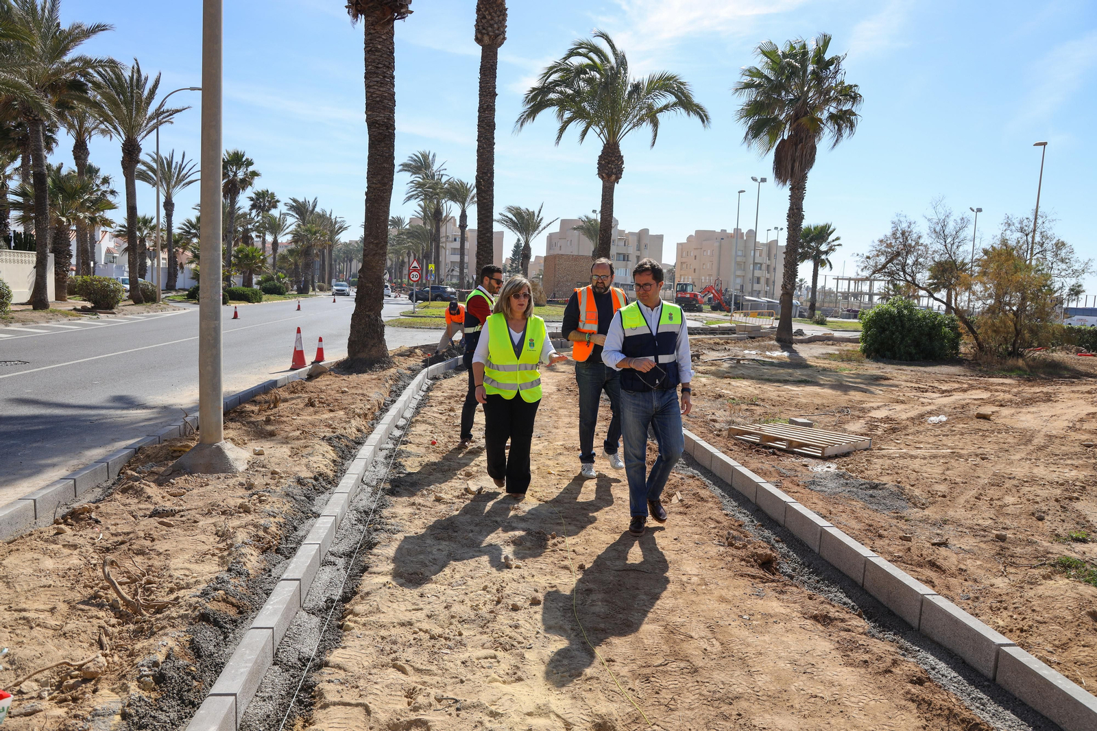 Visita institucional a los trabajos, que ya han comenzado.