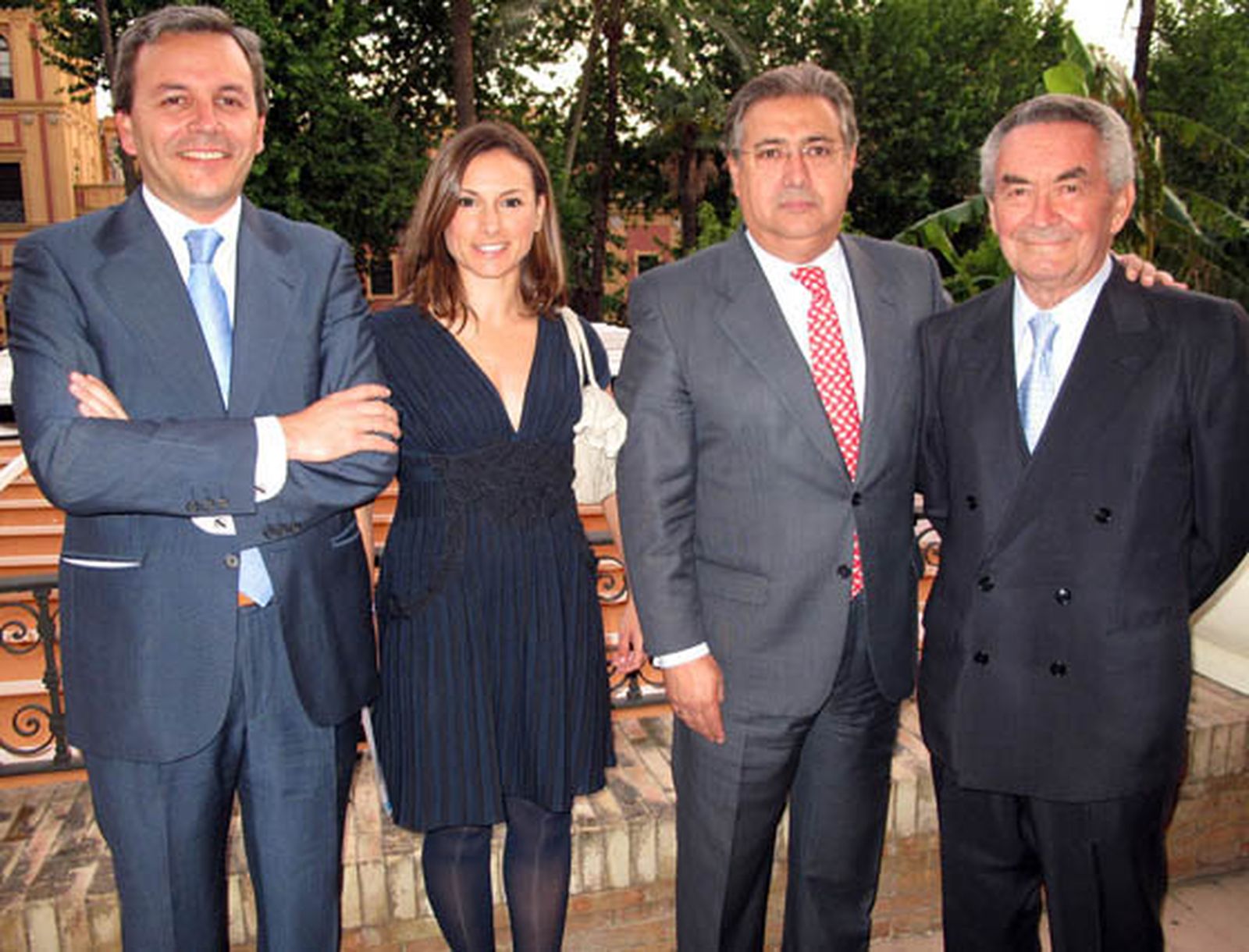 Francisco Jiménez Parrilla, neonatólogo del Santa Ángela de la Cruz; Raquel Coca, Juan Ignacio Zoido, portavoz municipal del PP, y el pediatra Francisco Jiménez Díez.

Foto: Victoria Ramírez