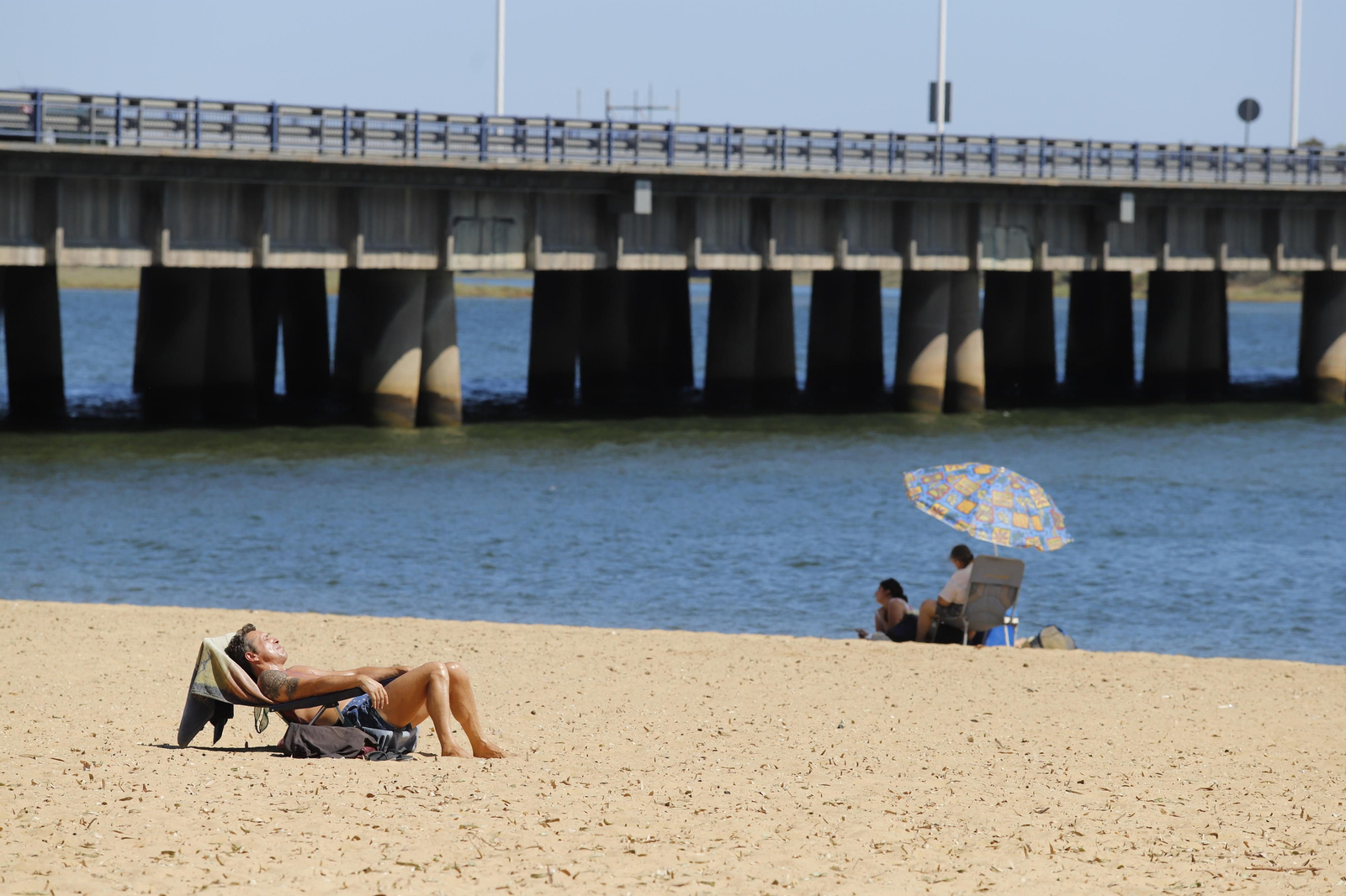 Bañarse en la Punta del Sebo, una tradición que perdura en Huelva