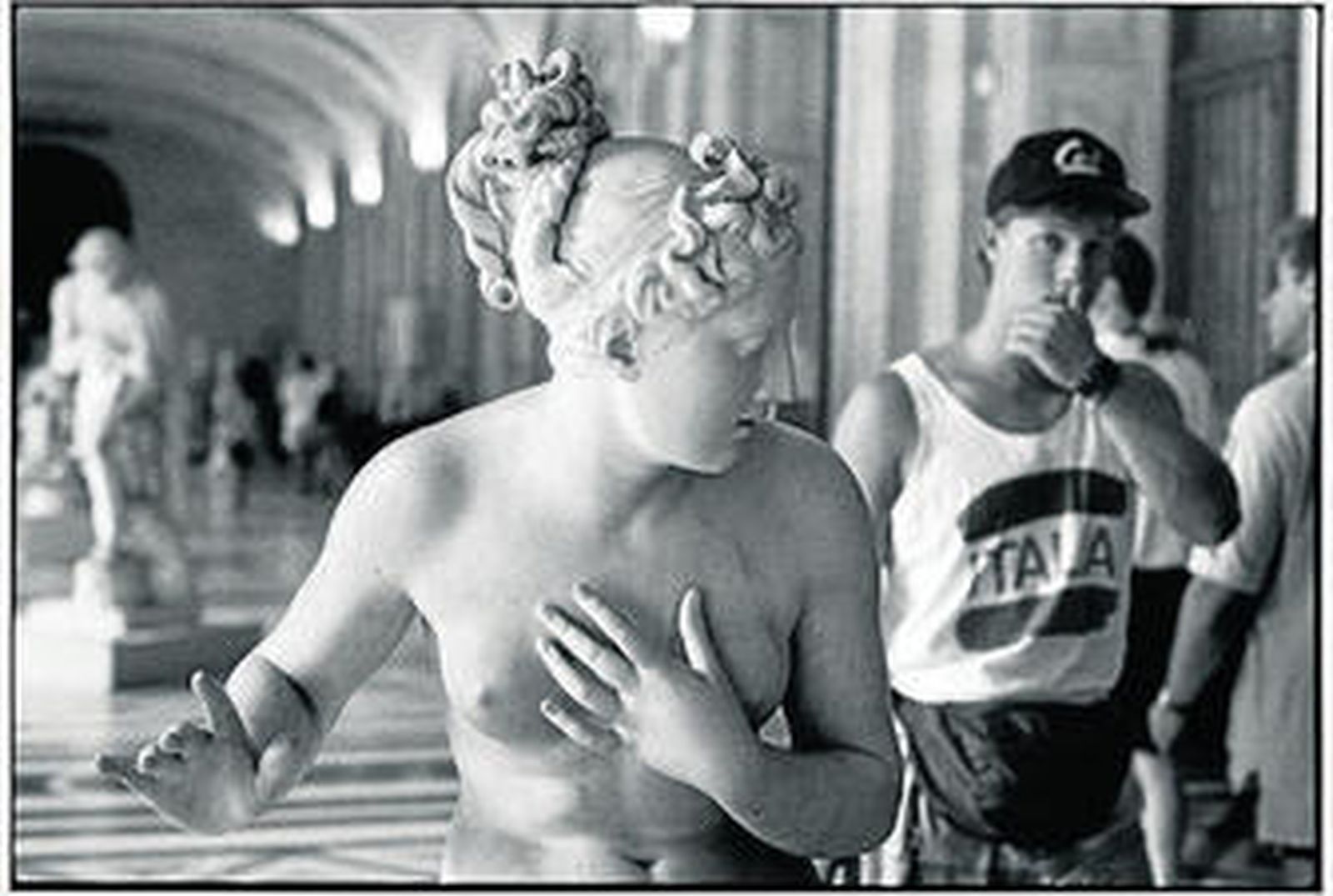 Una de las instantáneas tomadas por el brasileño en el Louvre, ésta e 1990.