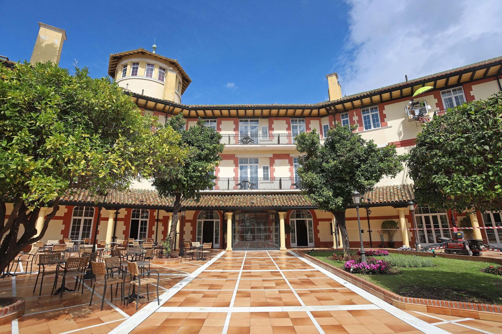 Fachada del hotel Reina Cristina en Algeciras