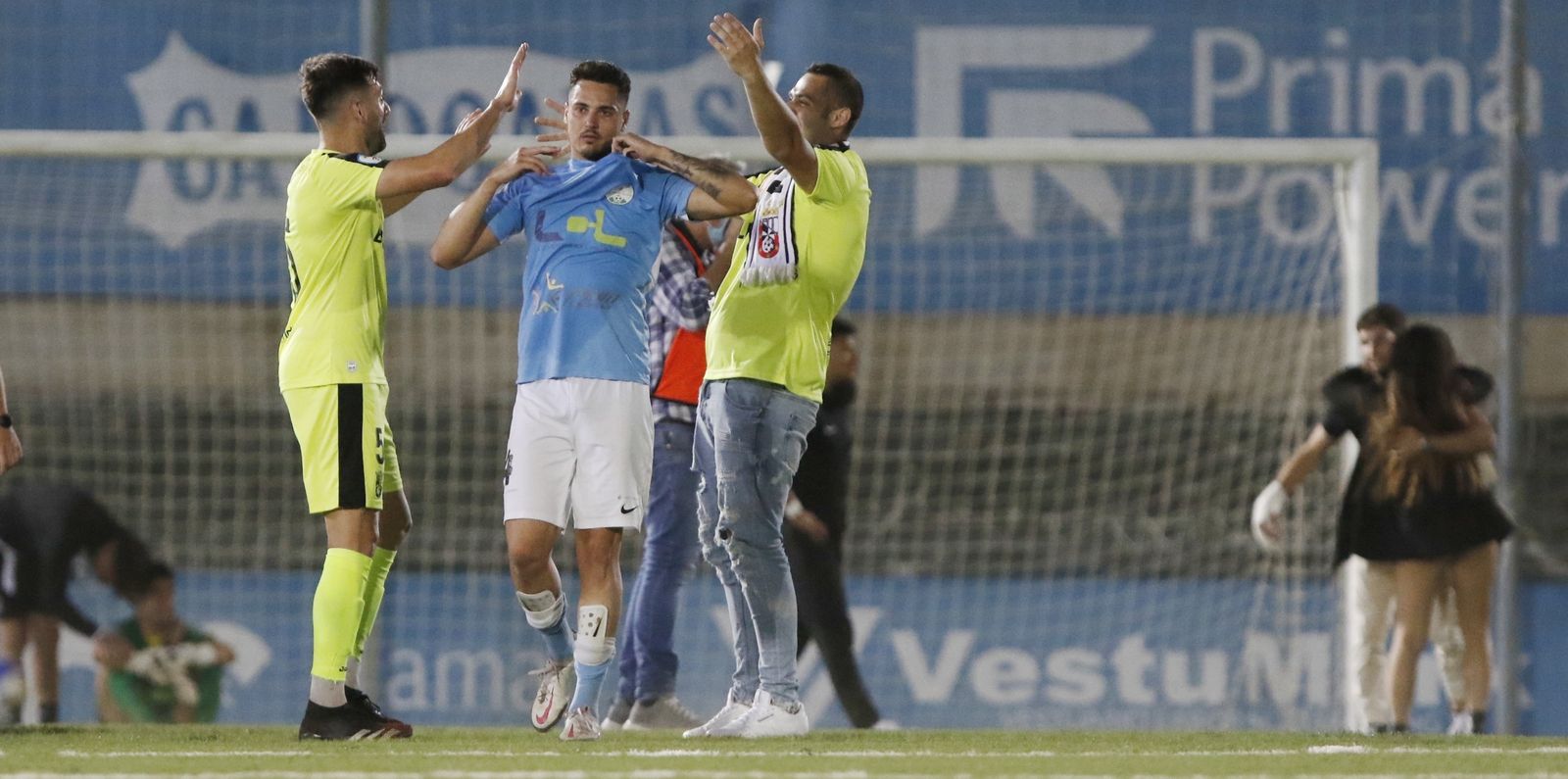 Álvaro Pérez se lamenta tras la eliminación del Ciudad de Lucena por el Ceuta.