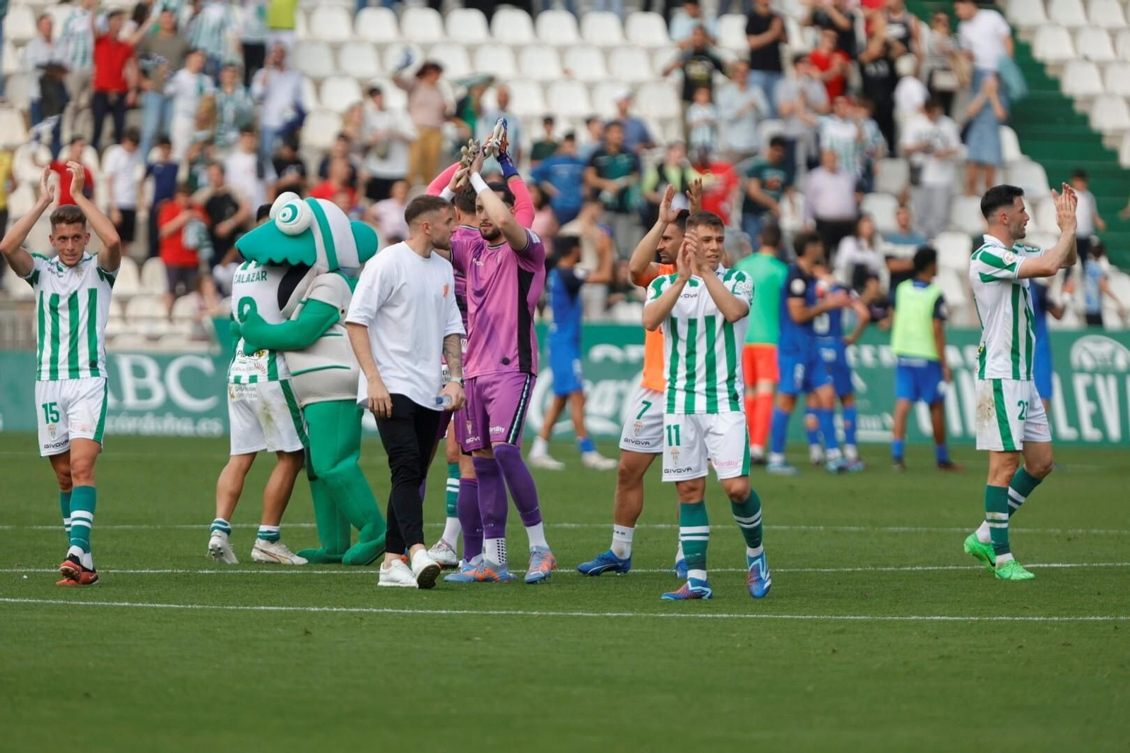 Las mejores fotos del ambiente en El Arcángel para el Córdoba CF - San Fernando