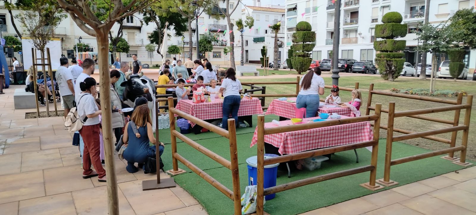 La plaza del Polvorista acoge distintas actividades este fiin de semana.