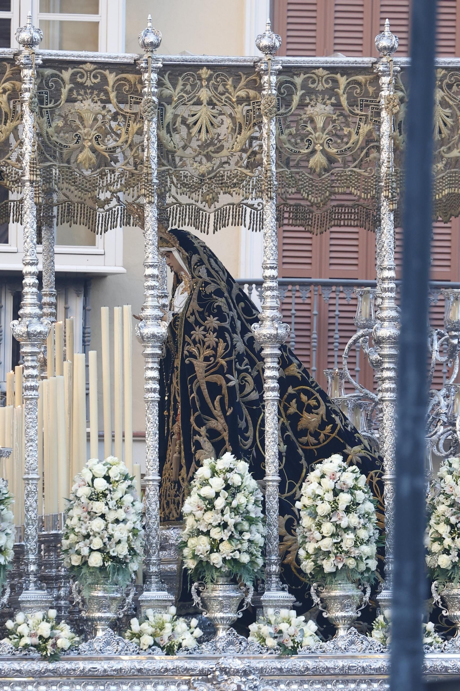 El Sepulcro el Viernes Santo en Málaga, en imágenes