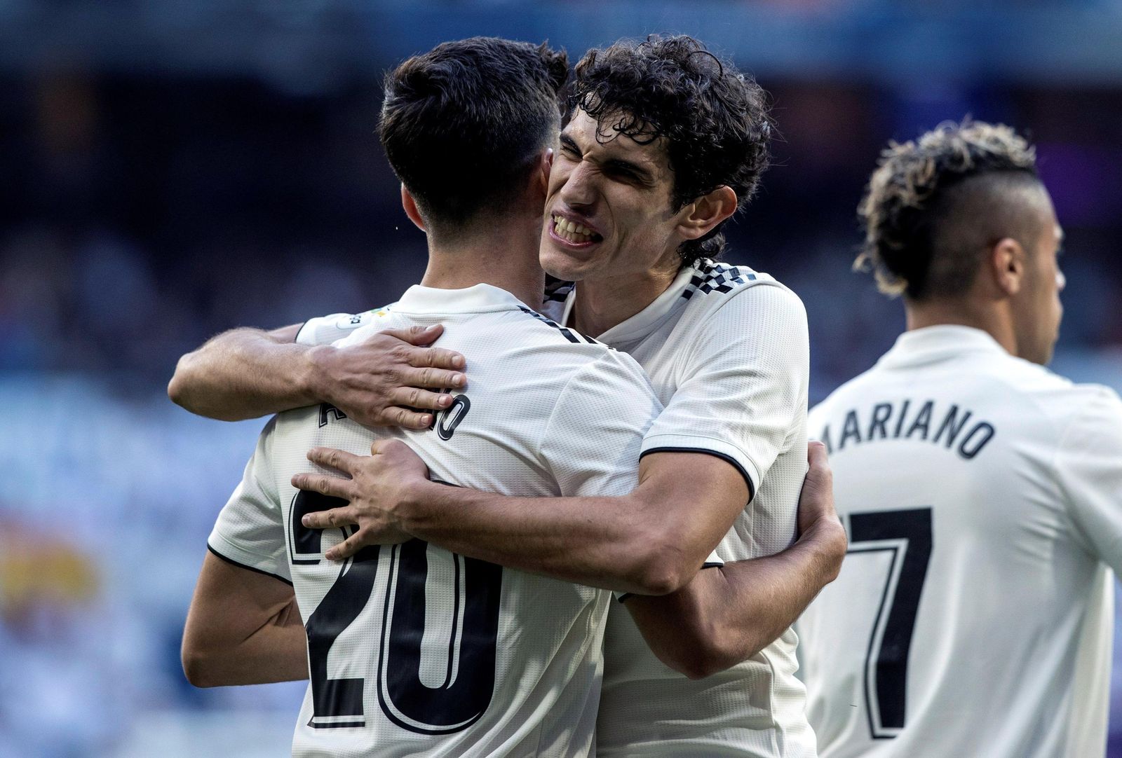 Vallejo felicita a Asensio.
