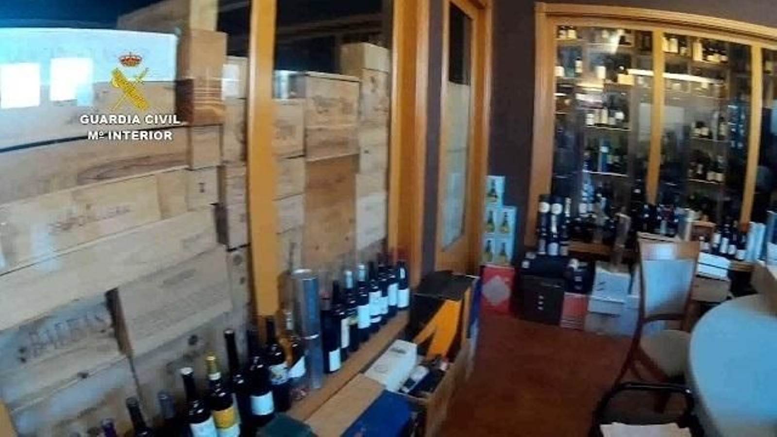 Cuatro detenidos por vender y falsificar vinos de alta gama por hasta 1.900 euros la botella
