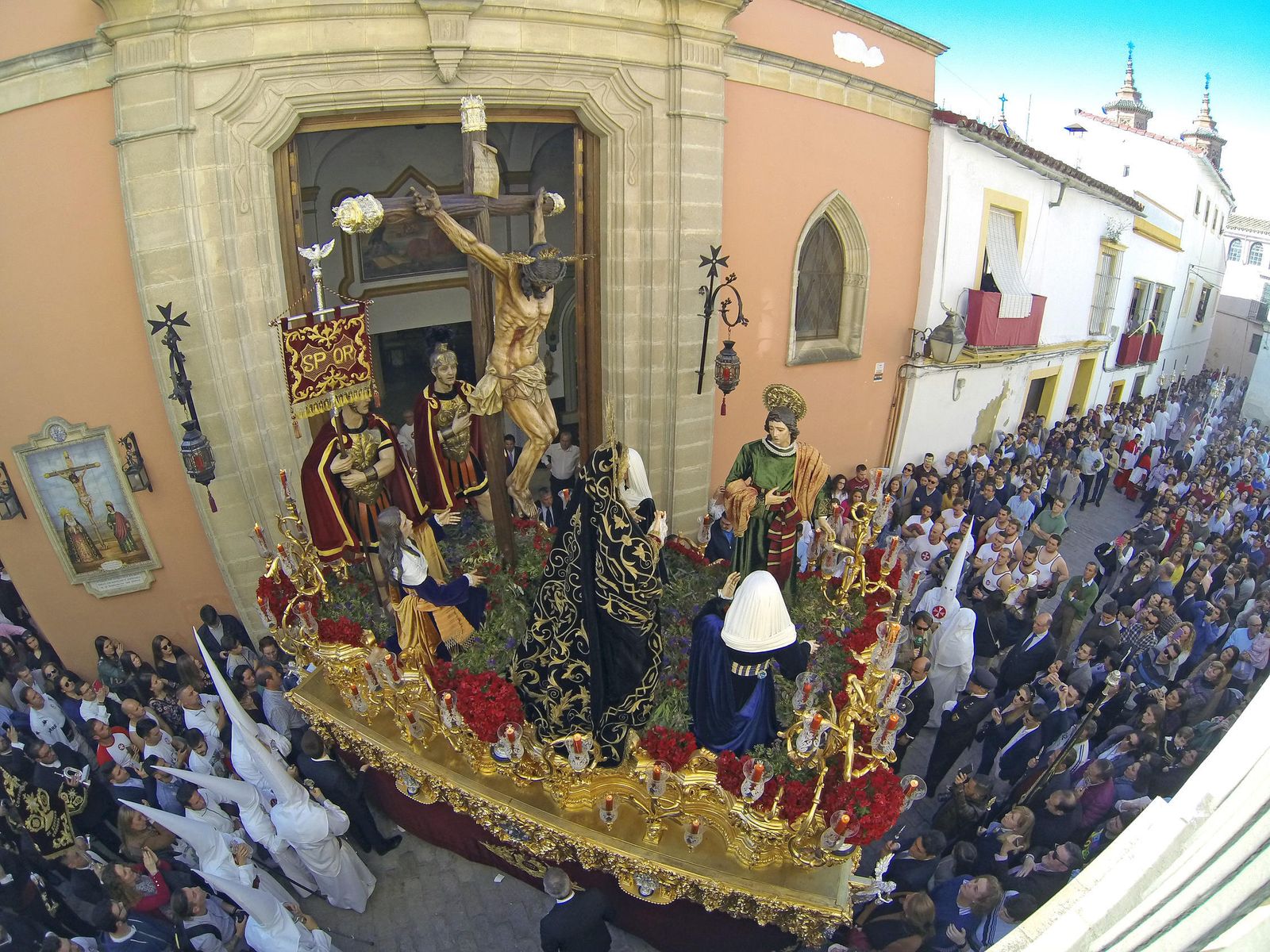 La hermandad del Amor trasladó a sus titulares a Santa Rita