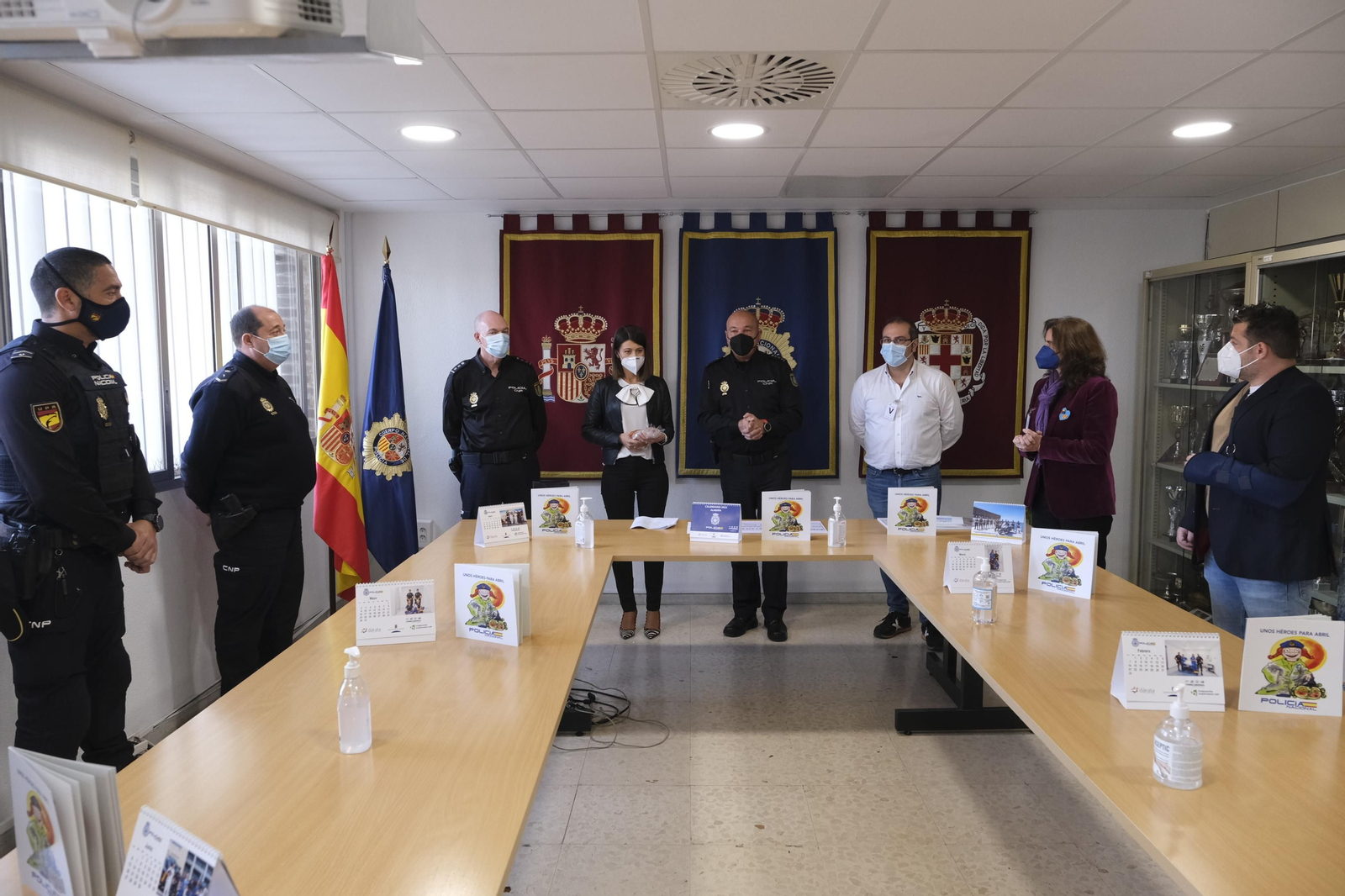 Presentación calendario solidario asociación autismo Dárata. Almería