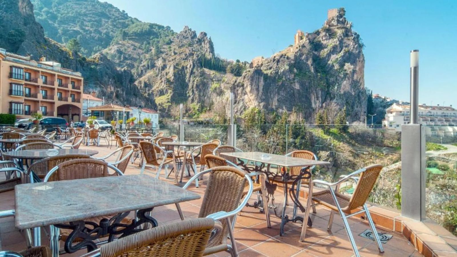 Las vistas de este hotel con spa de 3 estrellas en Cazorla regalan una panorámica total del Castillo de La Iruela.
