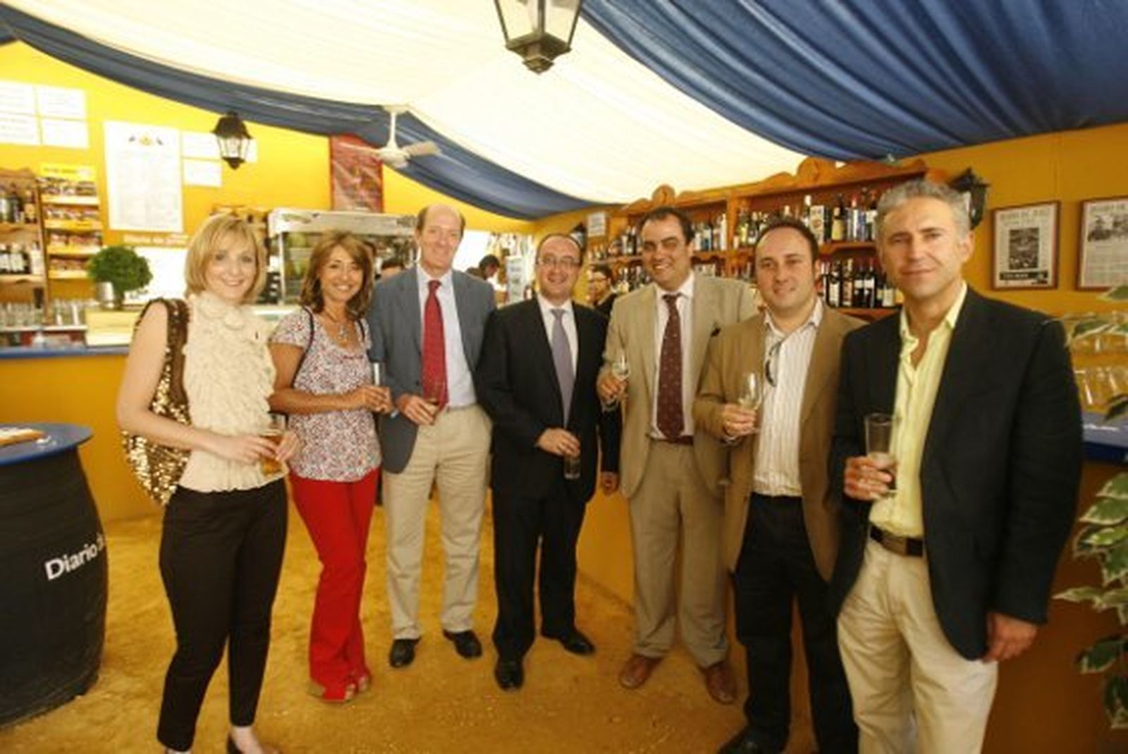 Ana Pielfort, Ángela Petidier, Jaime Barrón, el delegado de Urbanismo Juan Pedro Crisol, David Fernández, Francisco Sánchez Múgica -jefe de área de local-y Adrián Fatou.  Foto: Vanesa Lobo