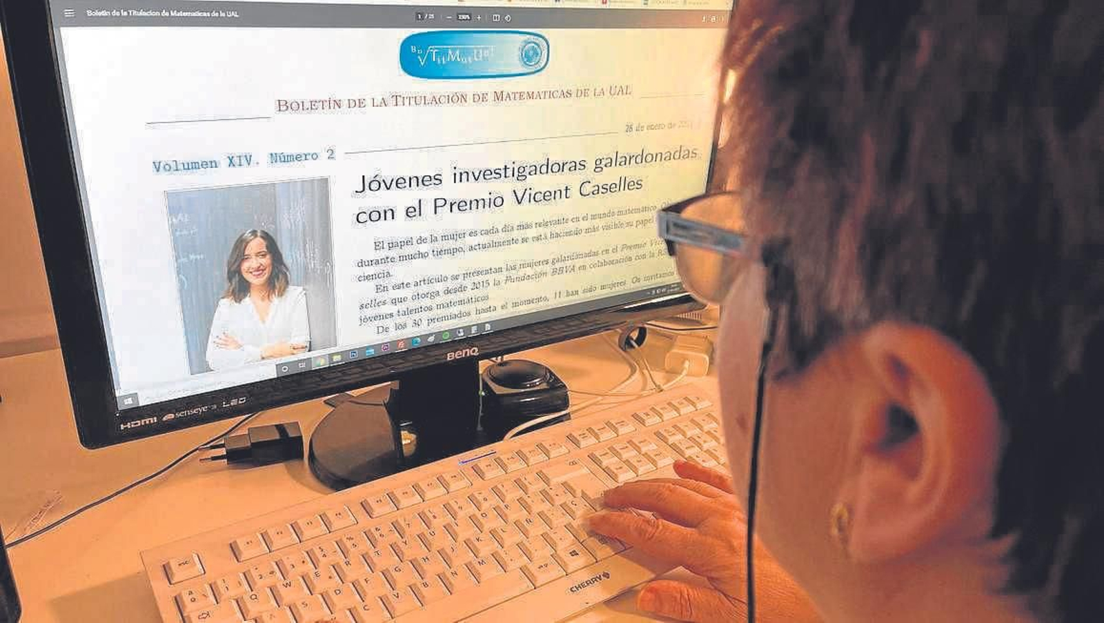 El boletín matemático de la Universidad de Almería incluye interesantes reportajes.