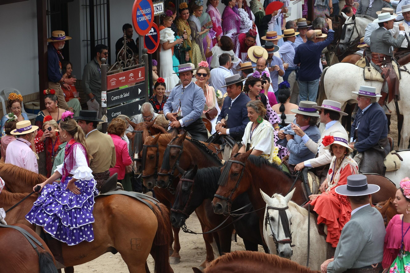 La Hermandad del Rocío de Jerez se presenta ante la Virgen