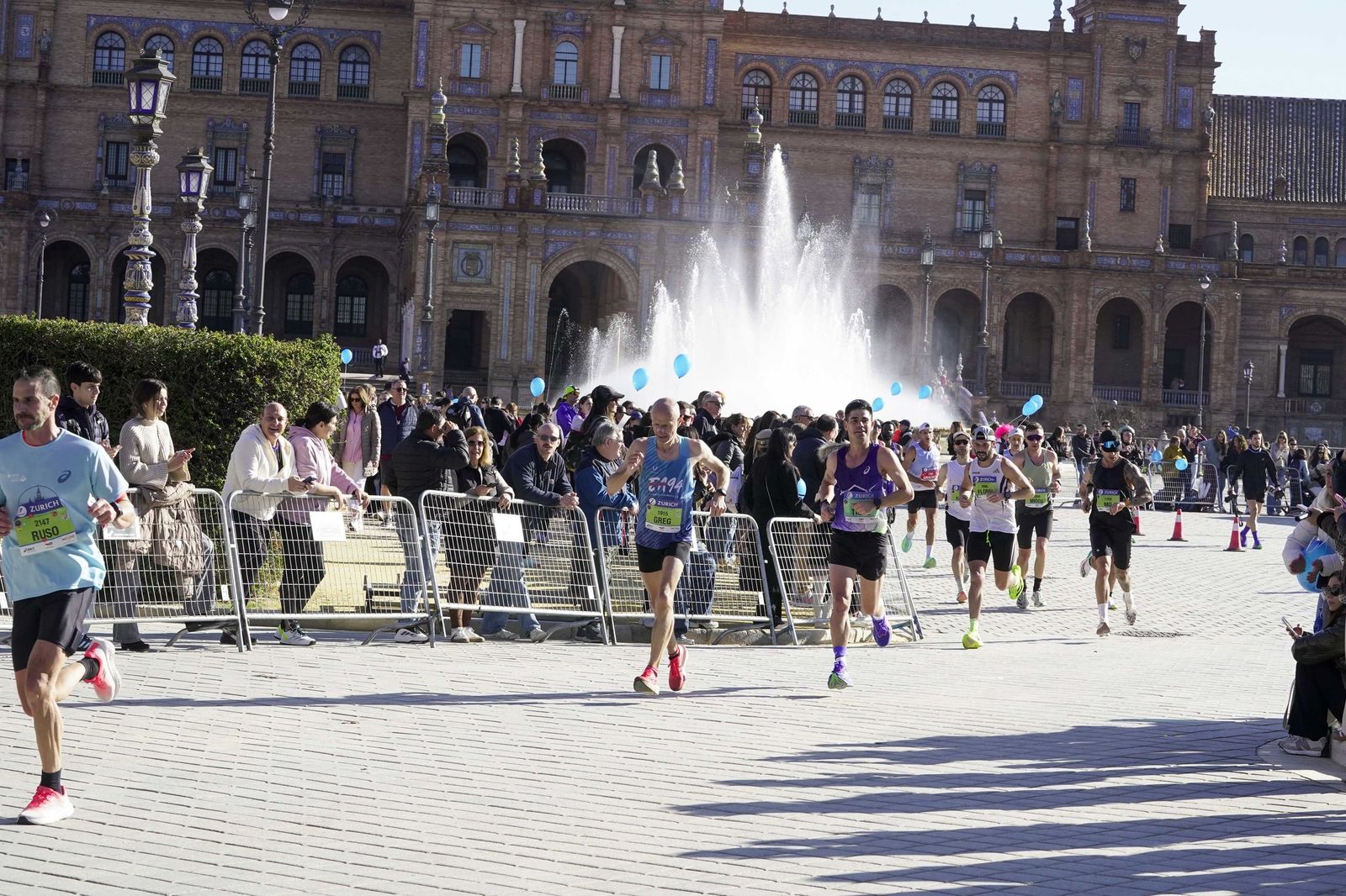 El Zúrich Maraton de Sevilla 2026 en la Plaza de España, galería 1