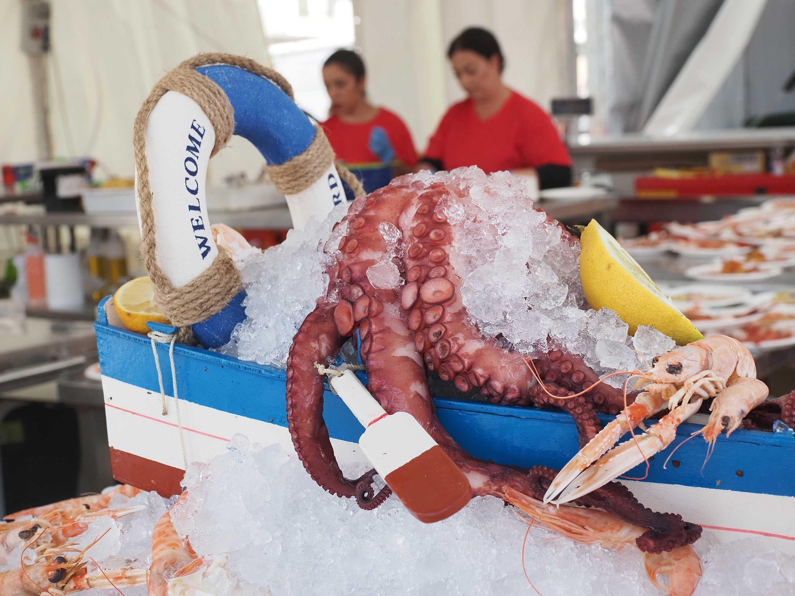El espectacular ambiente de la Feria de la Gamba de Punta Umbría, en imágenes
