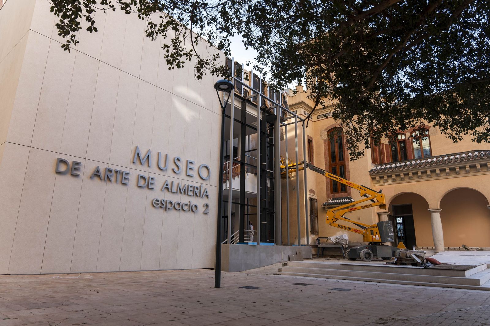 Fotogalería de las obras del Preventorio: el jardín vertical, protagonista de la rehabilitación