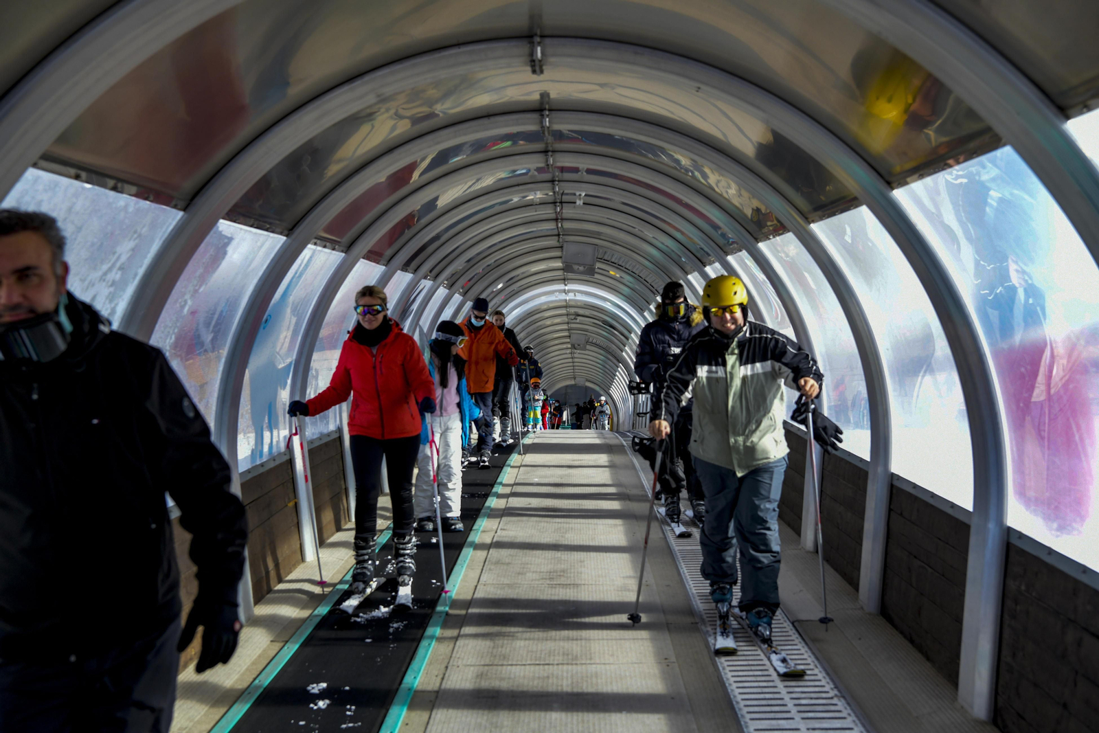 Fotos: así fue el primer día de la temporada de esquí en Sierra Nevada