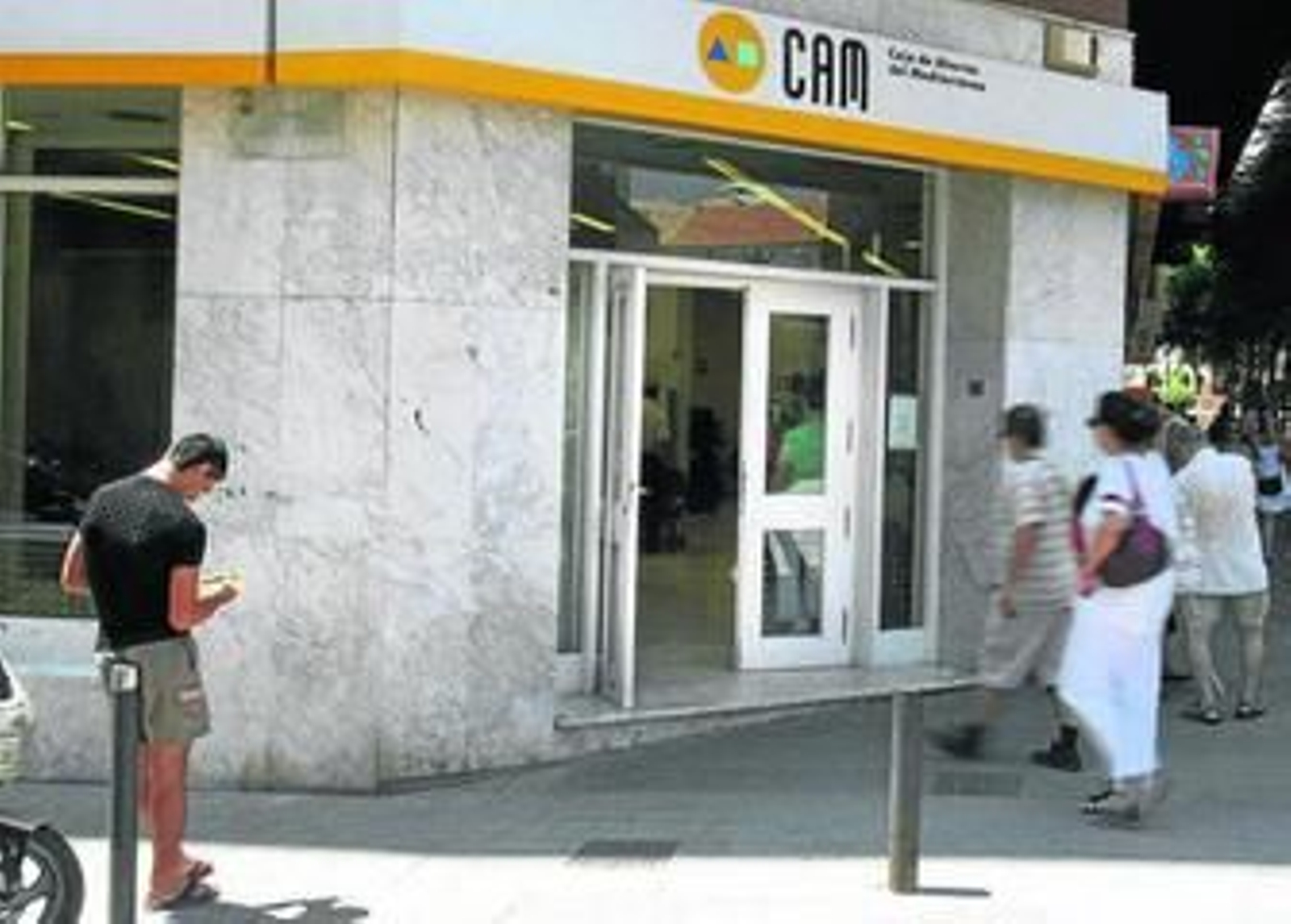 Imagen de una oficina de la Caja de Ahorros del Mediterráneo.