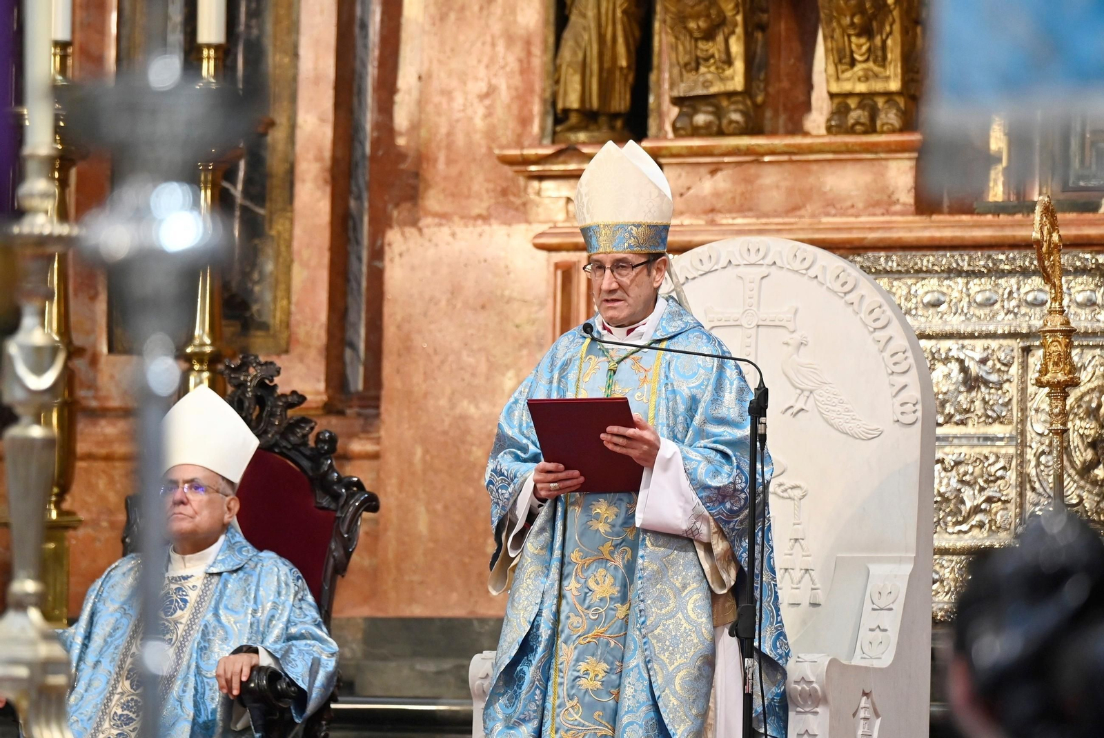 La ordenación de cinco nuevos diáconos en la Catedral de Córdoba, en imágenes