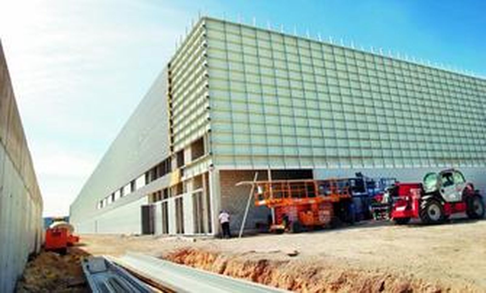 Imagen de las obras de la plataforma logística de Miquel Alimentació en Fuente de Piedra.