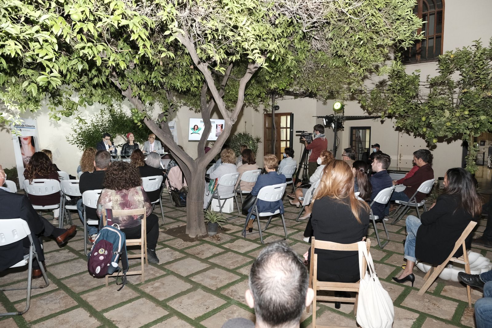 Presentación del libro 'Con todos dentro', de Celia Blanco