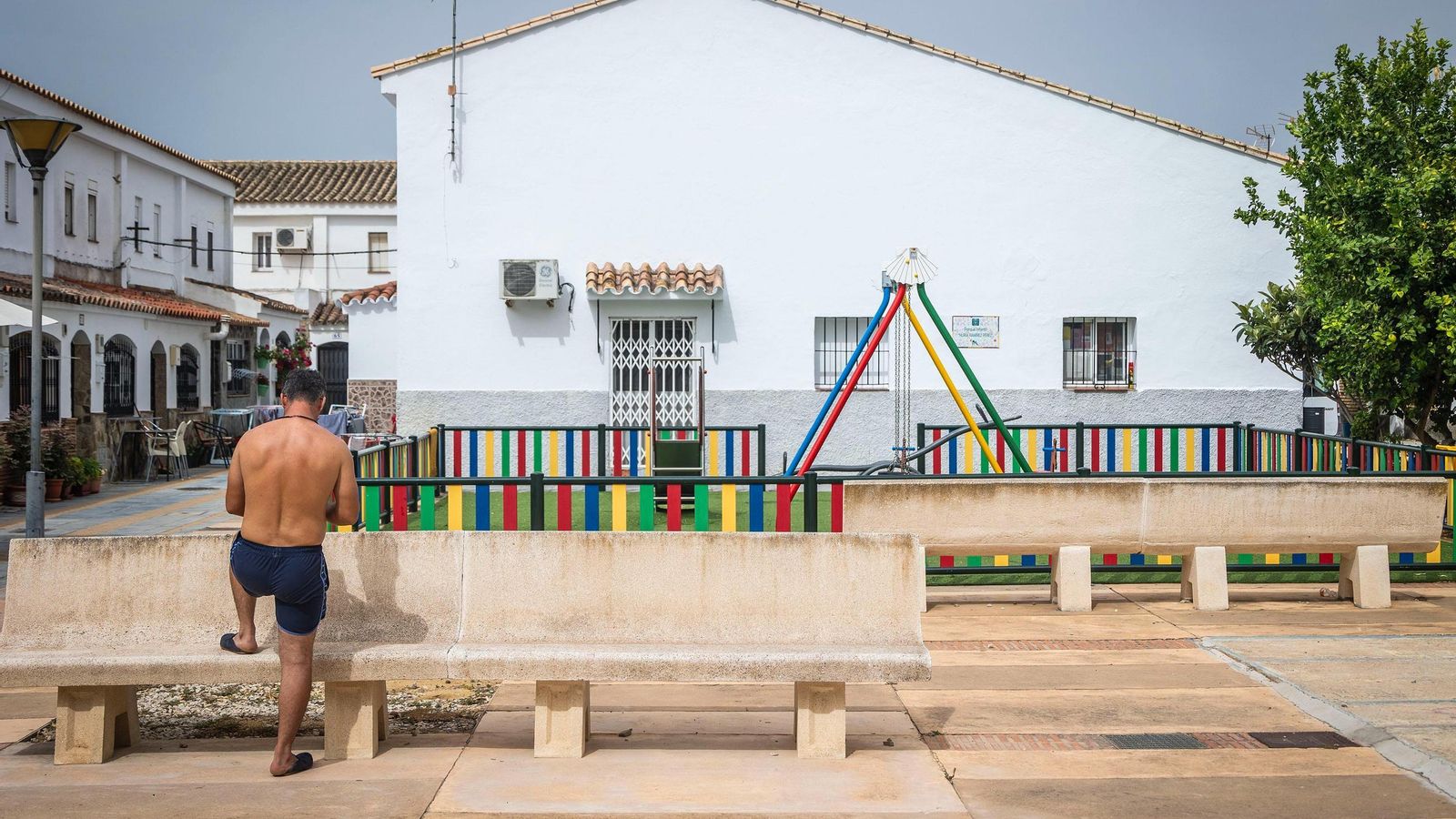 Parque infantil en la plaza del Poblado Varelo