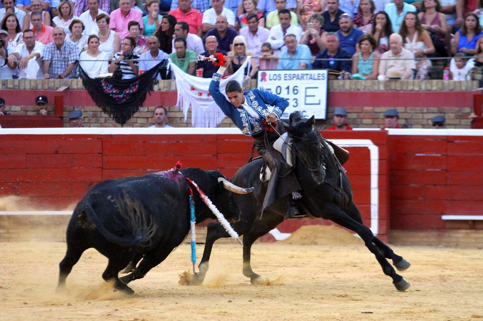 Imágenes de la corrida de rejones de Pablo Hermoso de Mendoza, Andrés Romero y Lea Vicens.