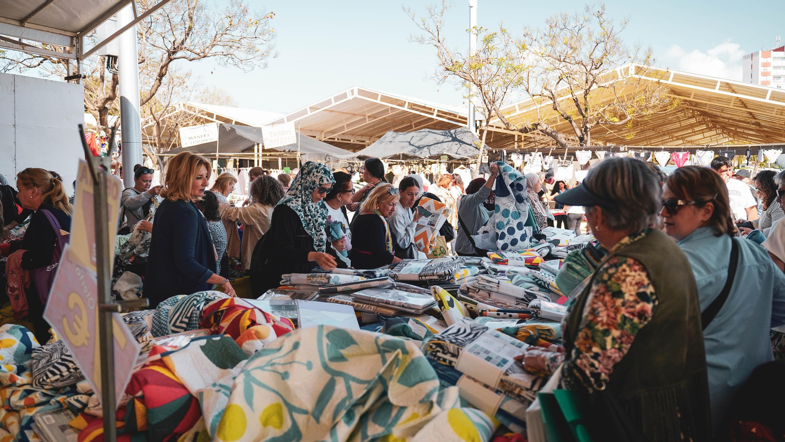 El mercadillo de Algeciras, en imágenes