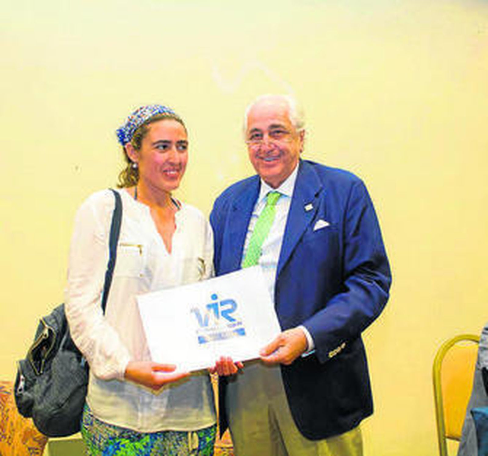 Entrega del galardón al mejor proyecto de investigación.