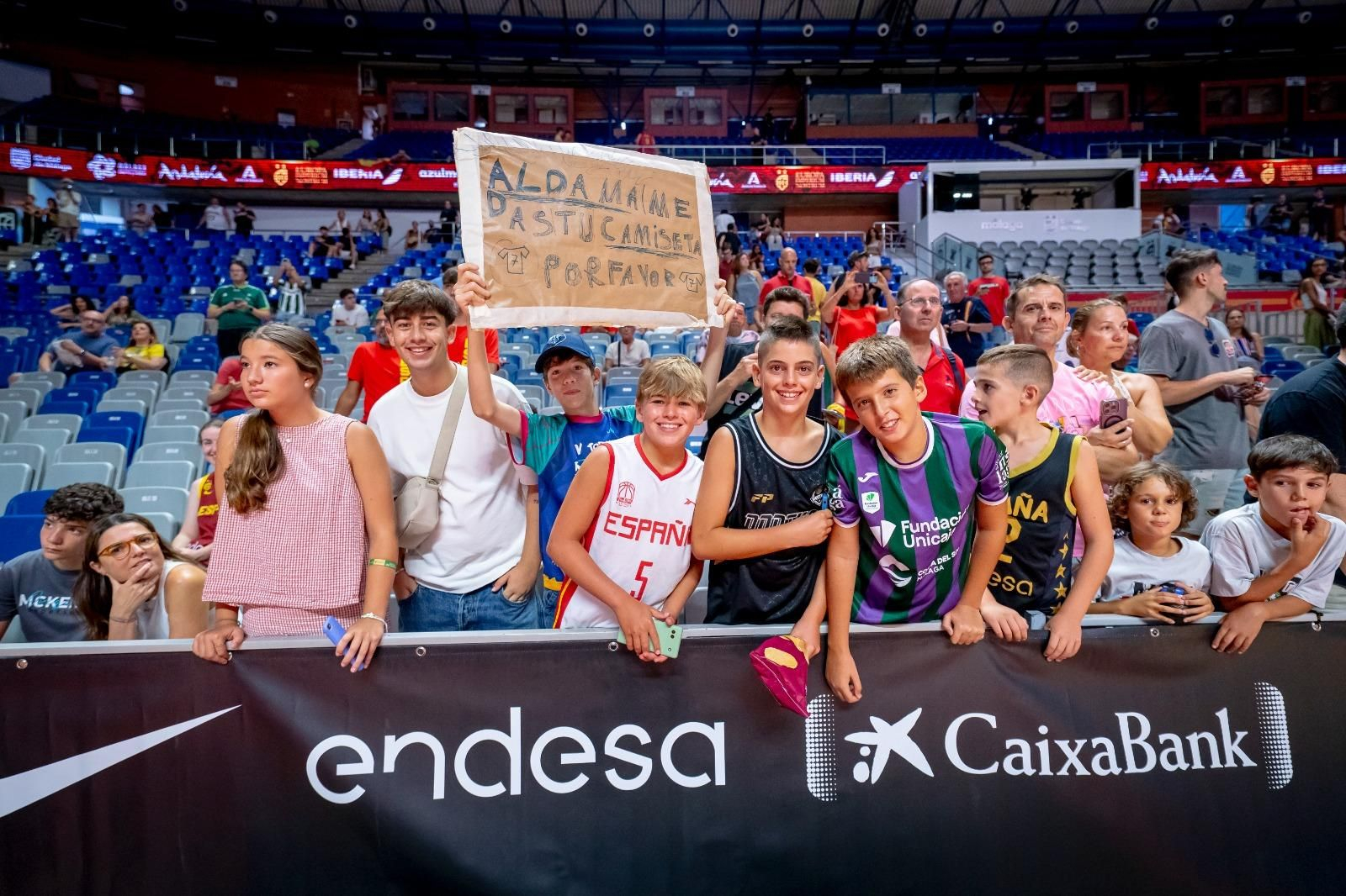 Búscate en el Carpena en el España-Portugal, con algunos VIP