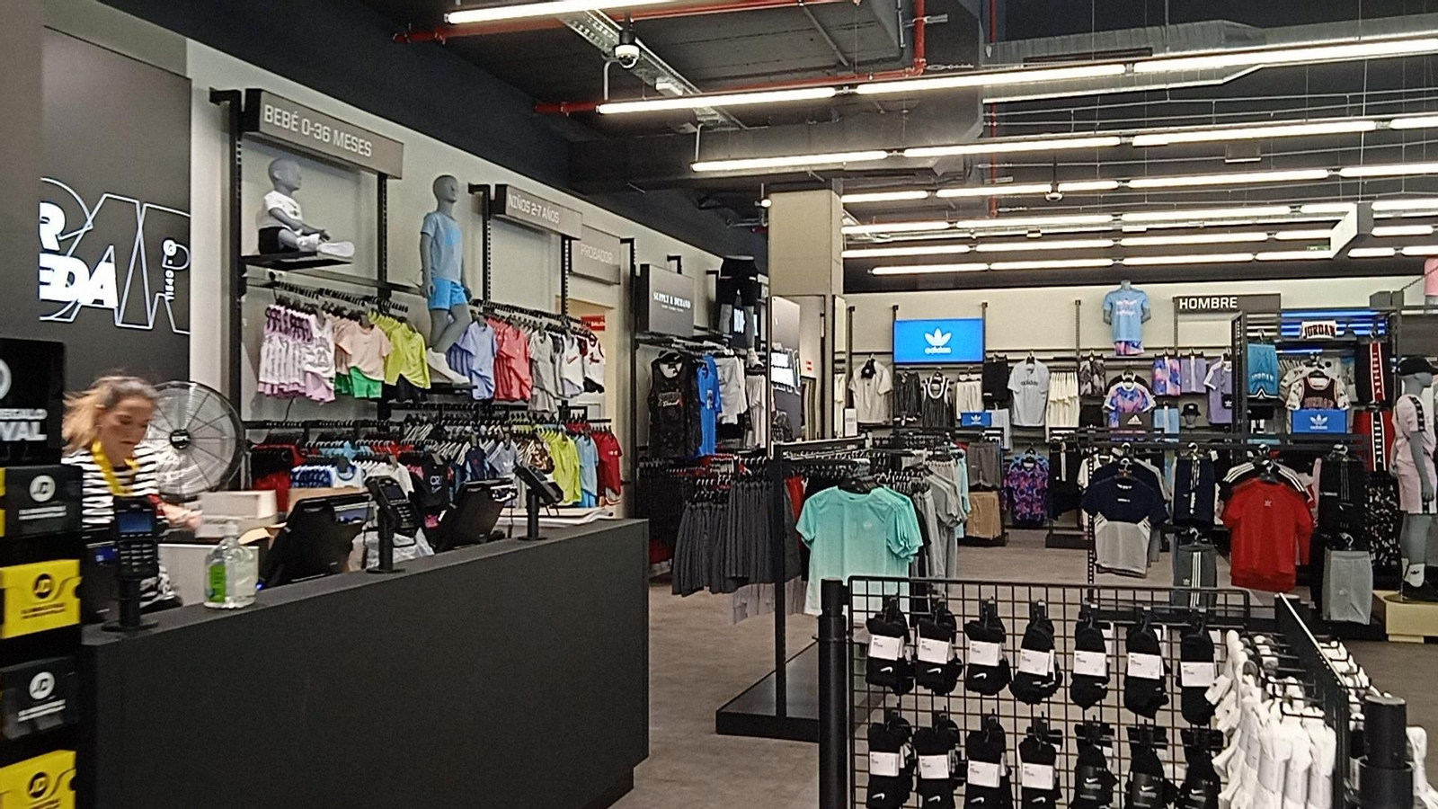 Nueva tienda de JD en Las Dunas Shopping.