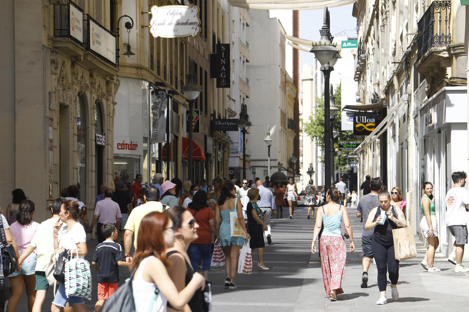 Primer día en Córdoba con las nuevas medidas de ahorro energético, en imágenes