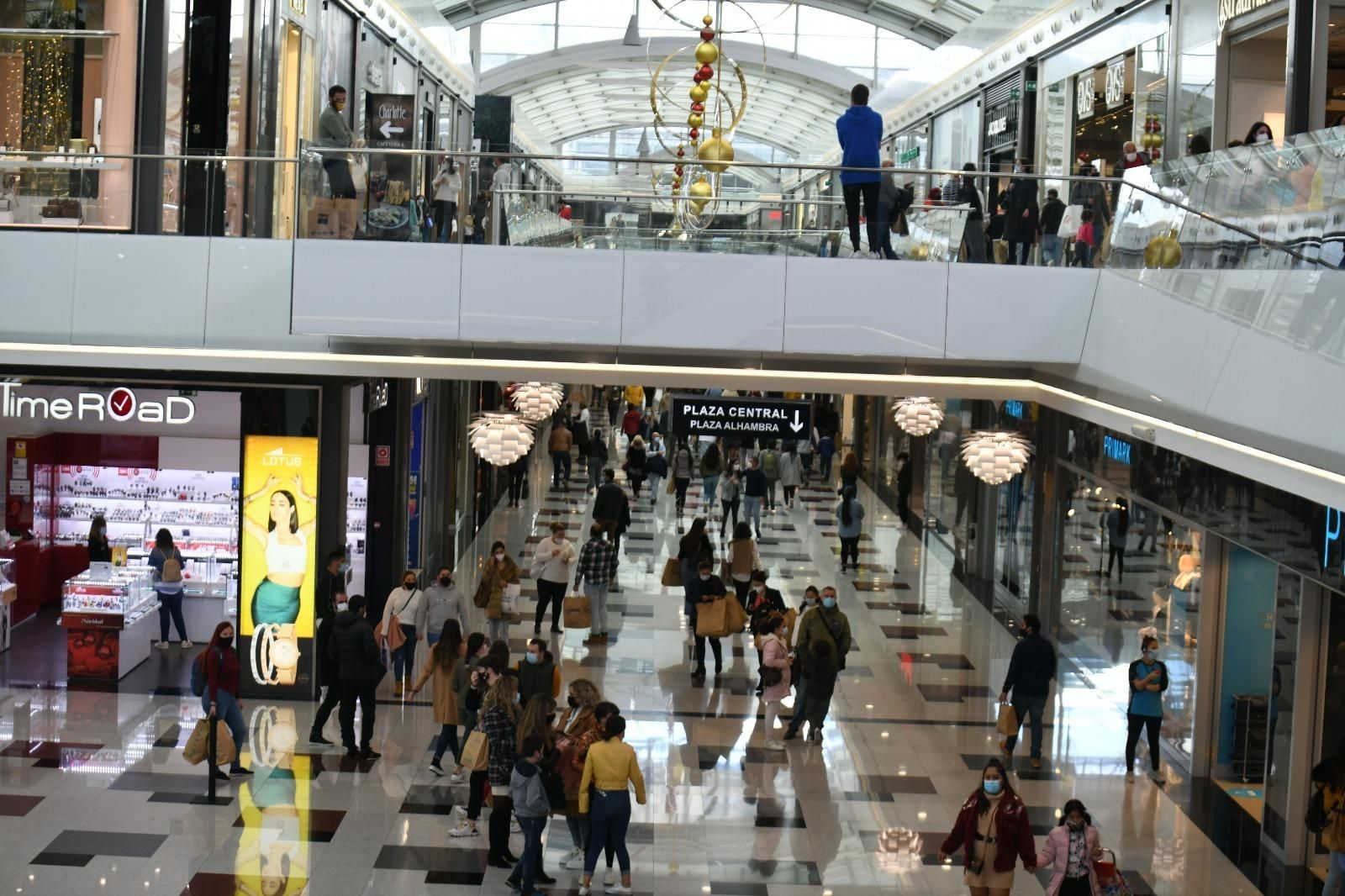 Así ha sido la primera mañana de los centros comerciales de Granada con la nueva movilidad