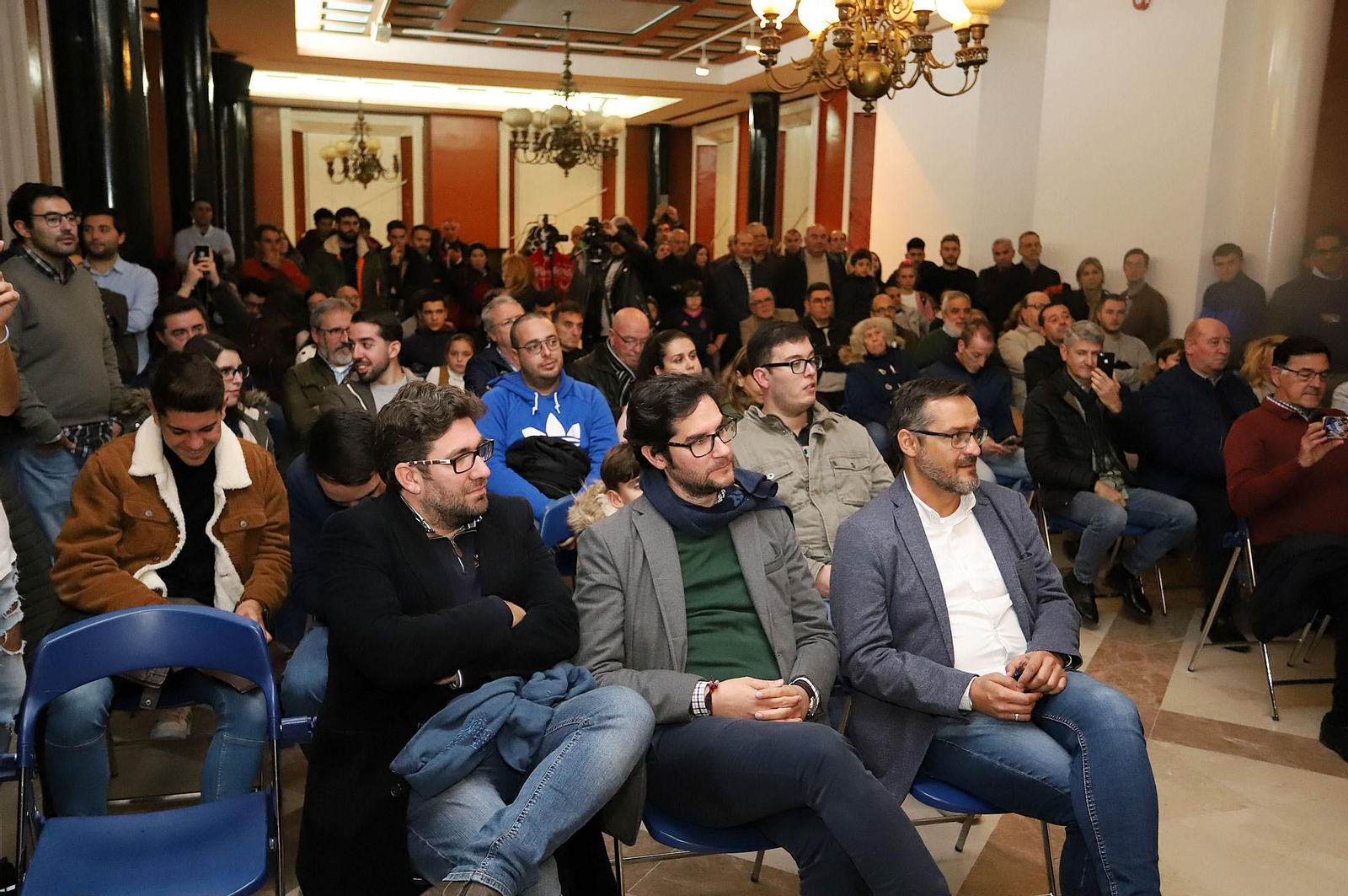 Imágenes de la camiseta del 130 aniversario del Recreativo de Huelva