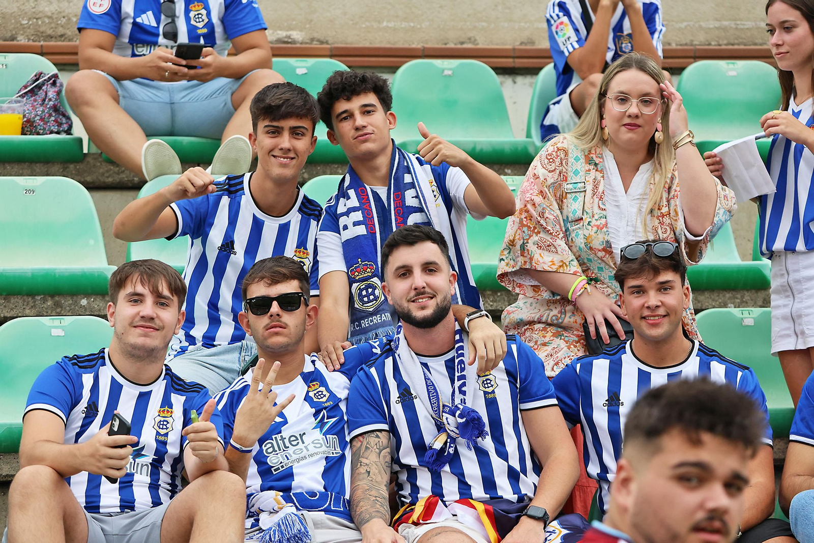 Búscate en las gradas del Betis Deportivo-Recreativo de Huelva