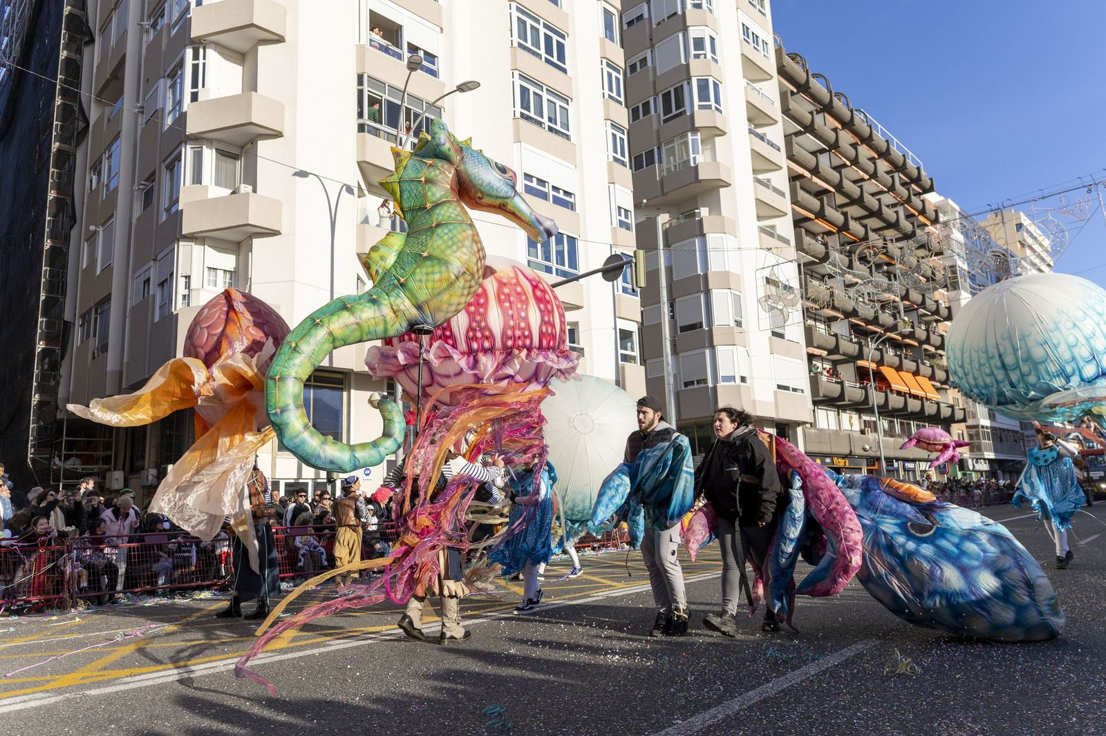 Las mejores imágenes de la Cabalgata del Carnaval de Cádiz 2026