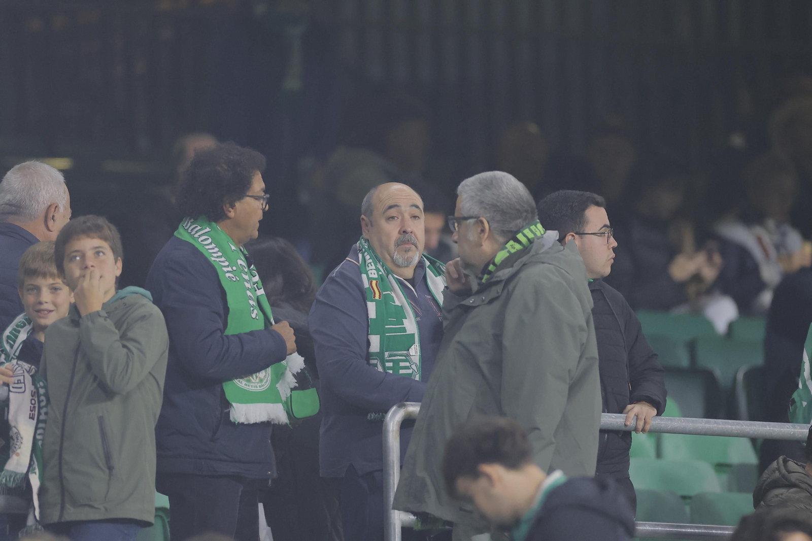 Búscate en las fotos del Betis-Las Palmas