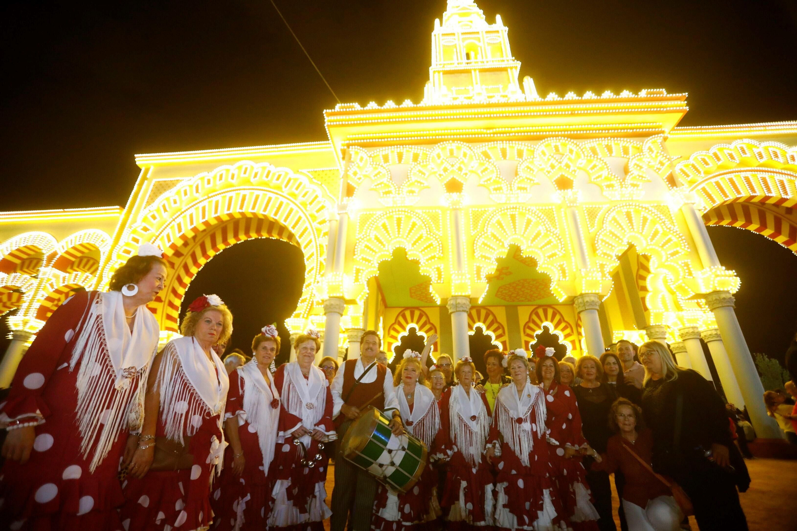 Córdoba ya disfruta de su Feria: las mejores fotos del alumbrado de la portada