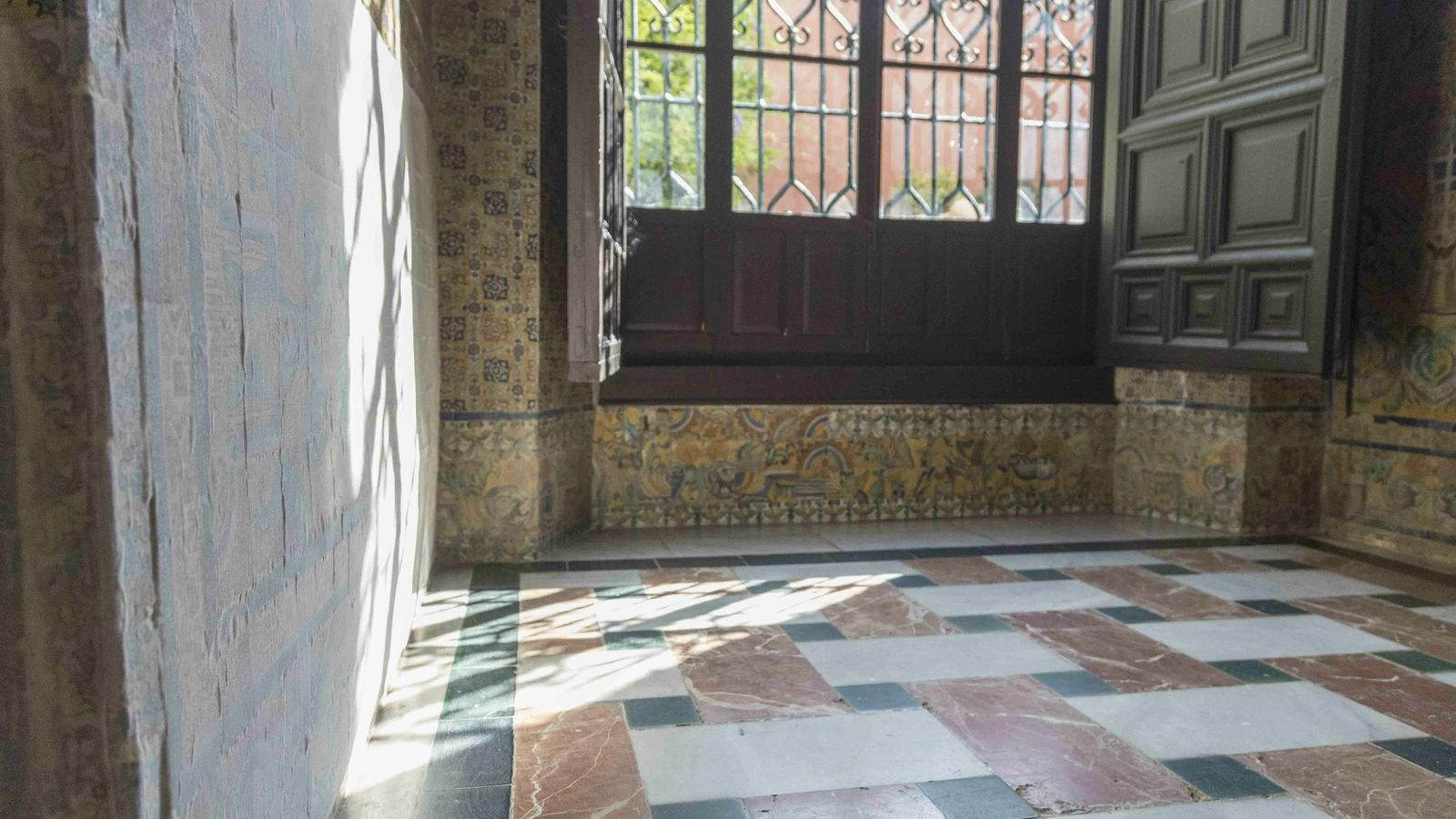 Algunos paños se han engasado por seguridad.